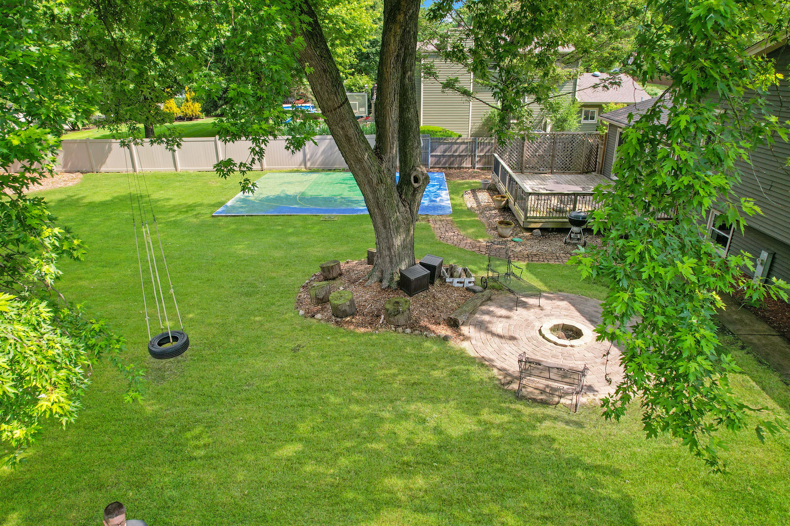 11s556 Book Road Property Photo 31