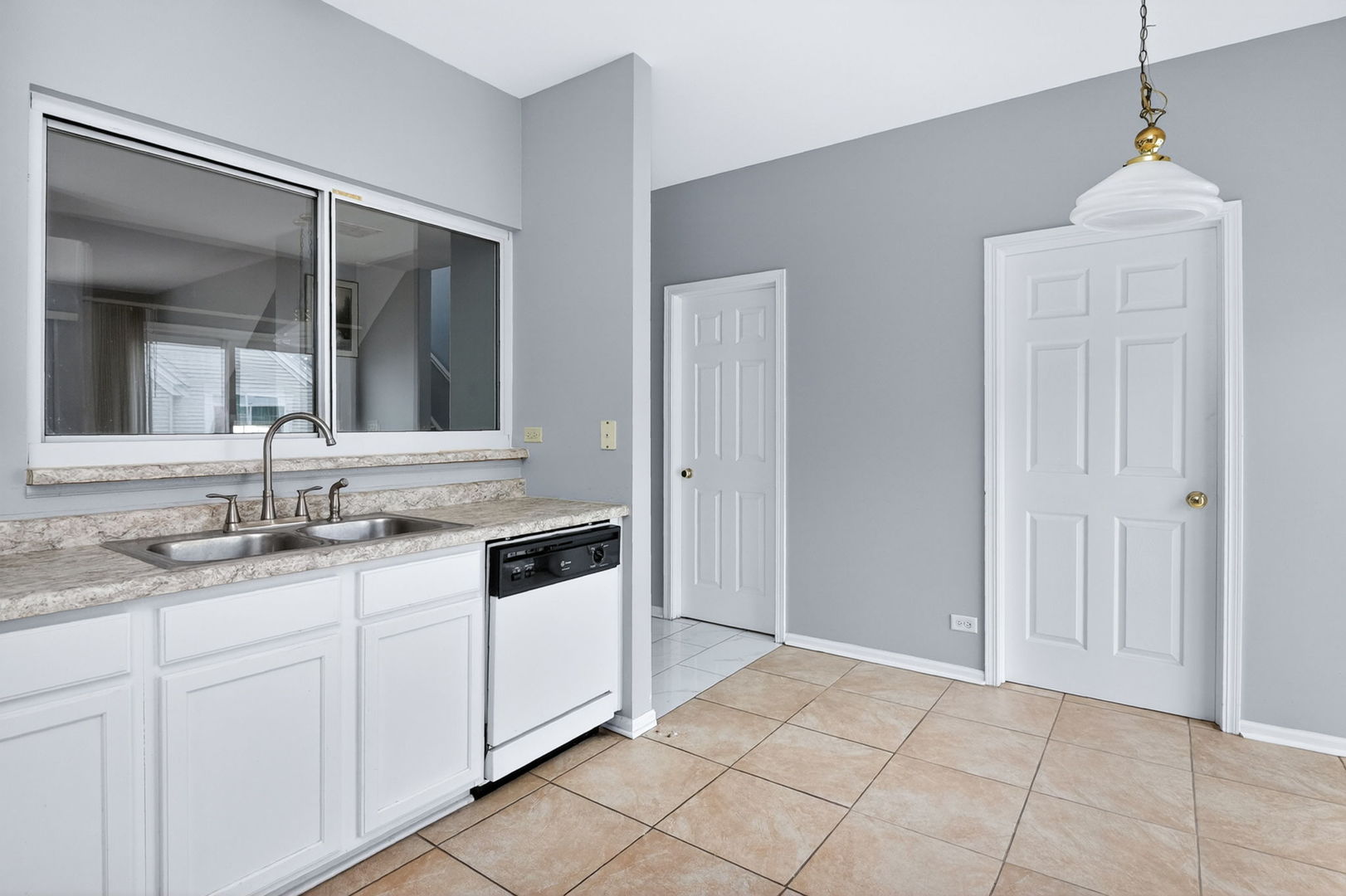 1114 Andover Court Property Photo 12