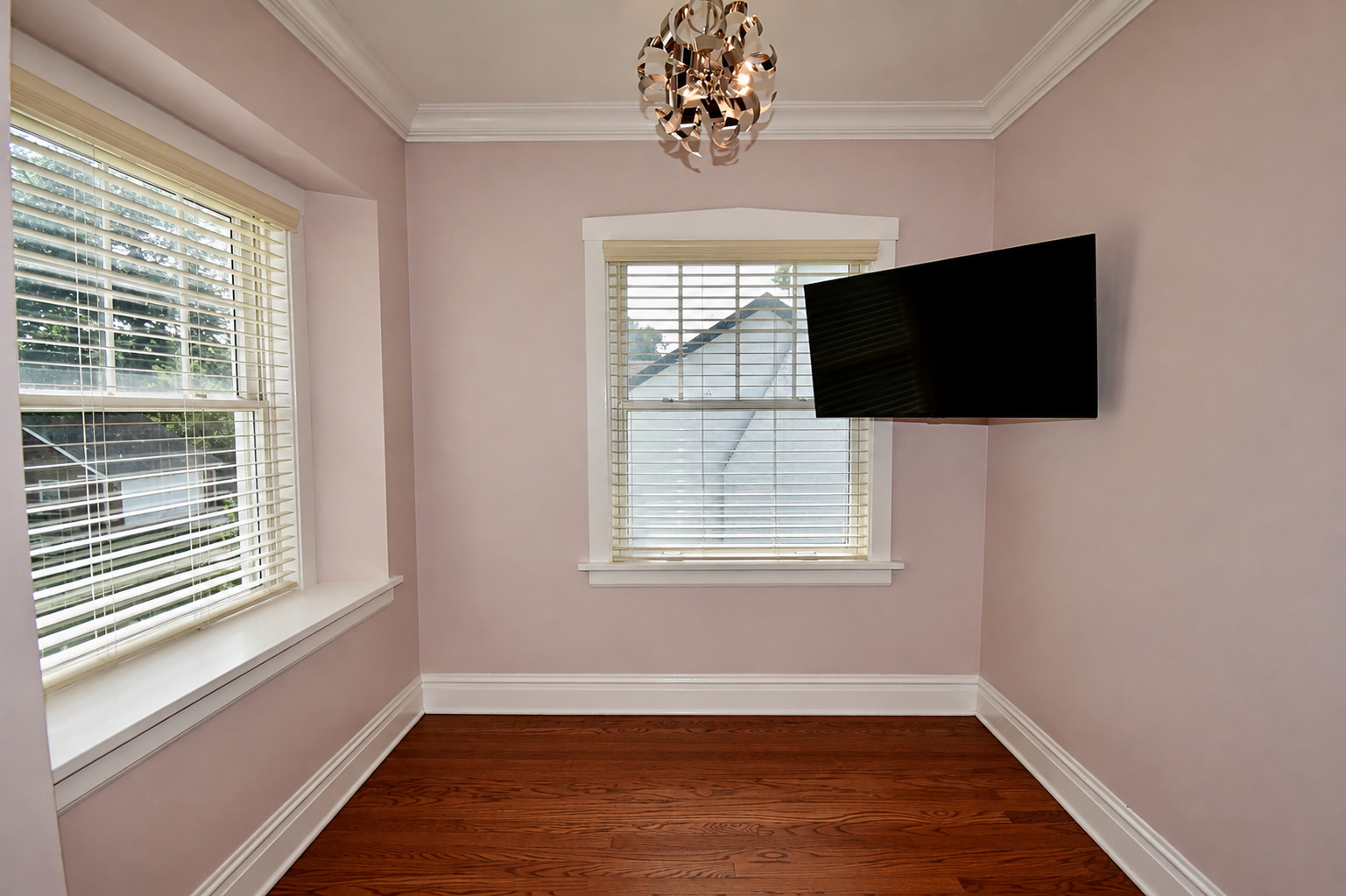 1131 Thatcher Avenue Property Photo 21