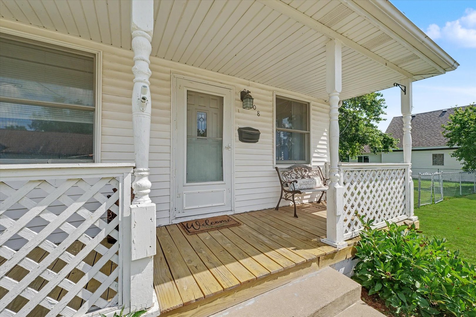 708 W Water Street Property Photo 4