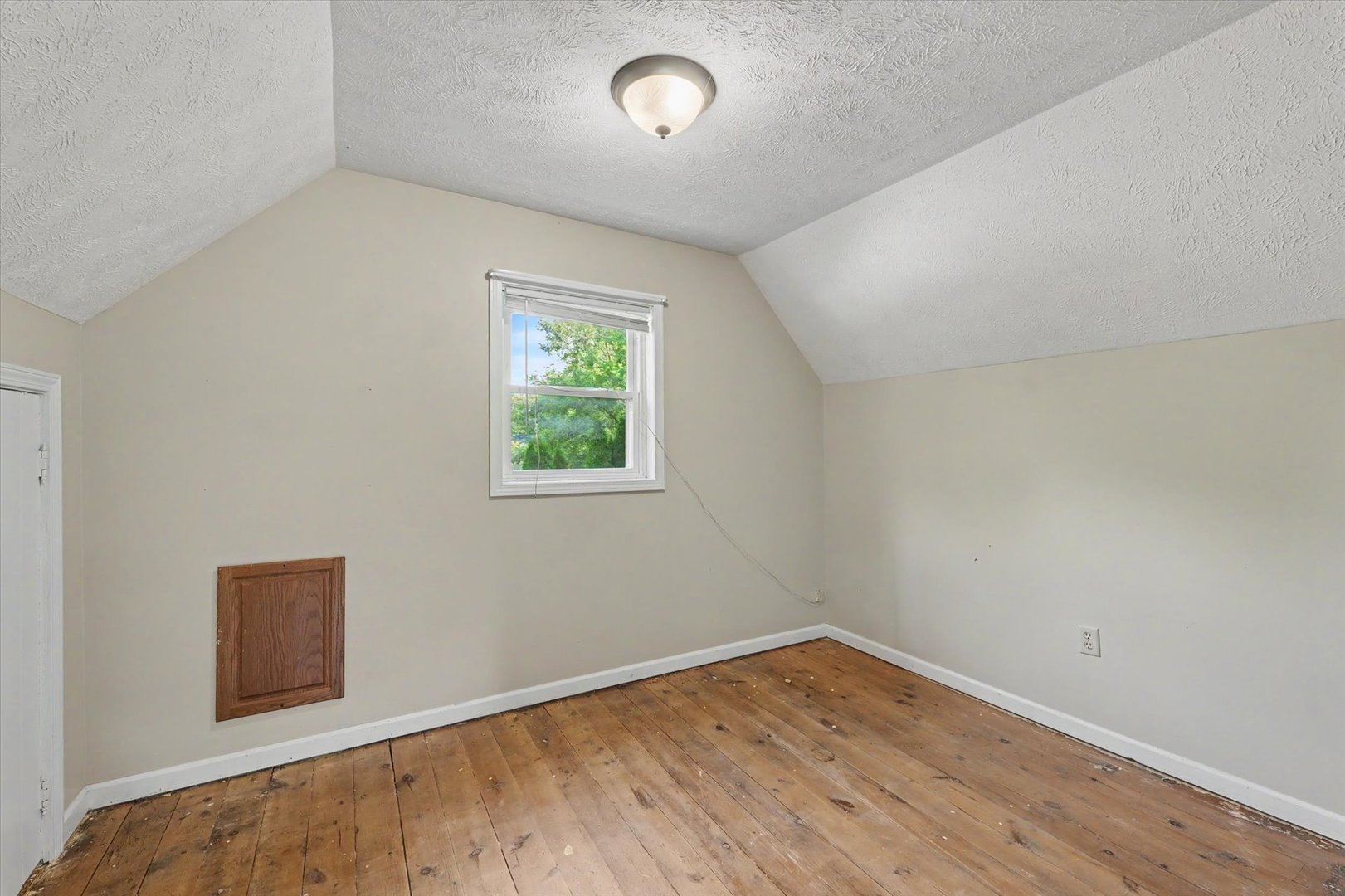 708 W Water Street Property Photo 20