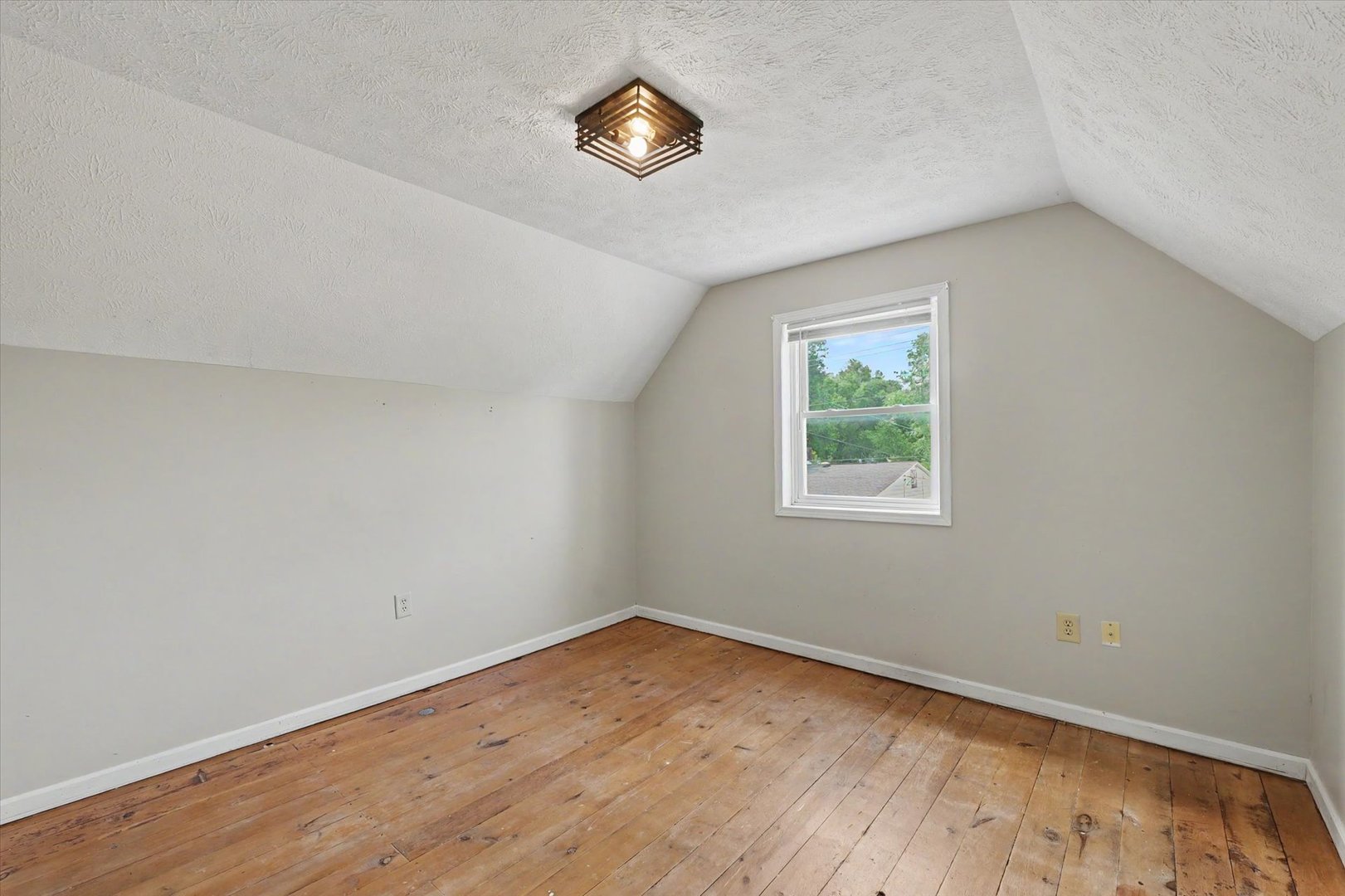 708 W Water Street Property Photo 22