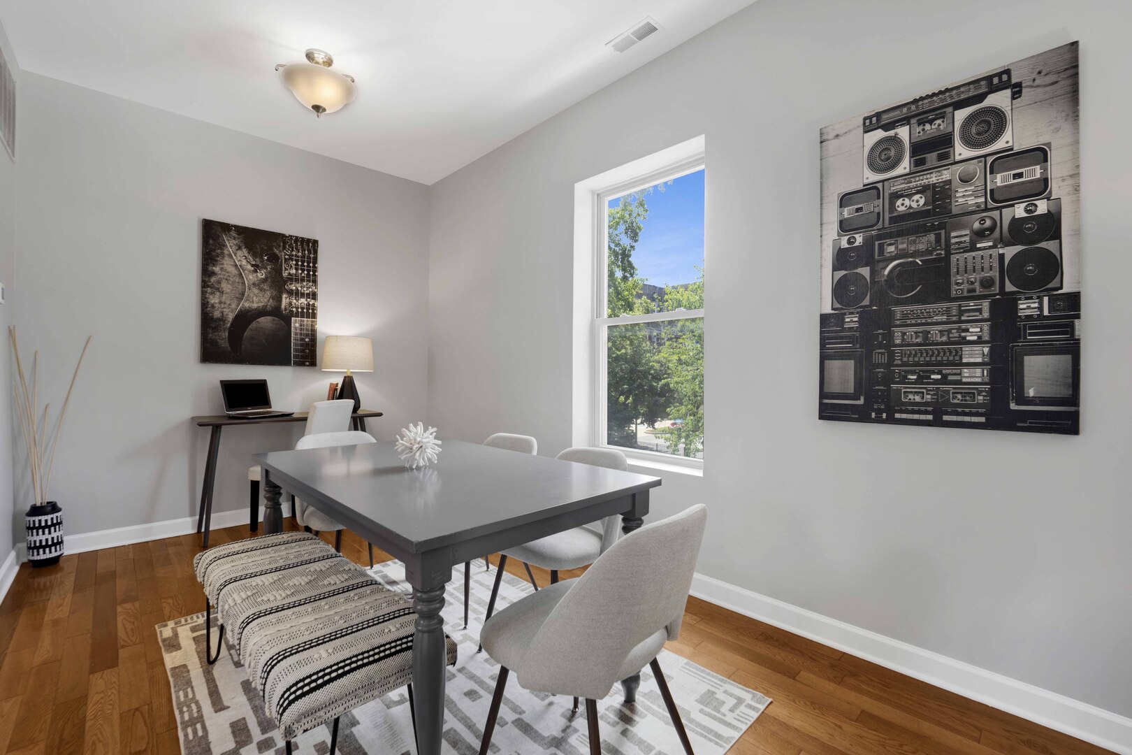 1457 W Thome Avenue 2 Property Photo 6