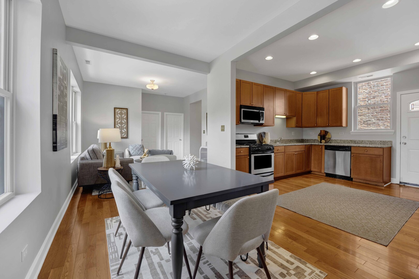 1457 W Thome Avenue 2 Property Photo 10