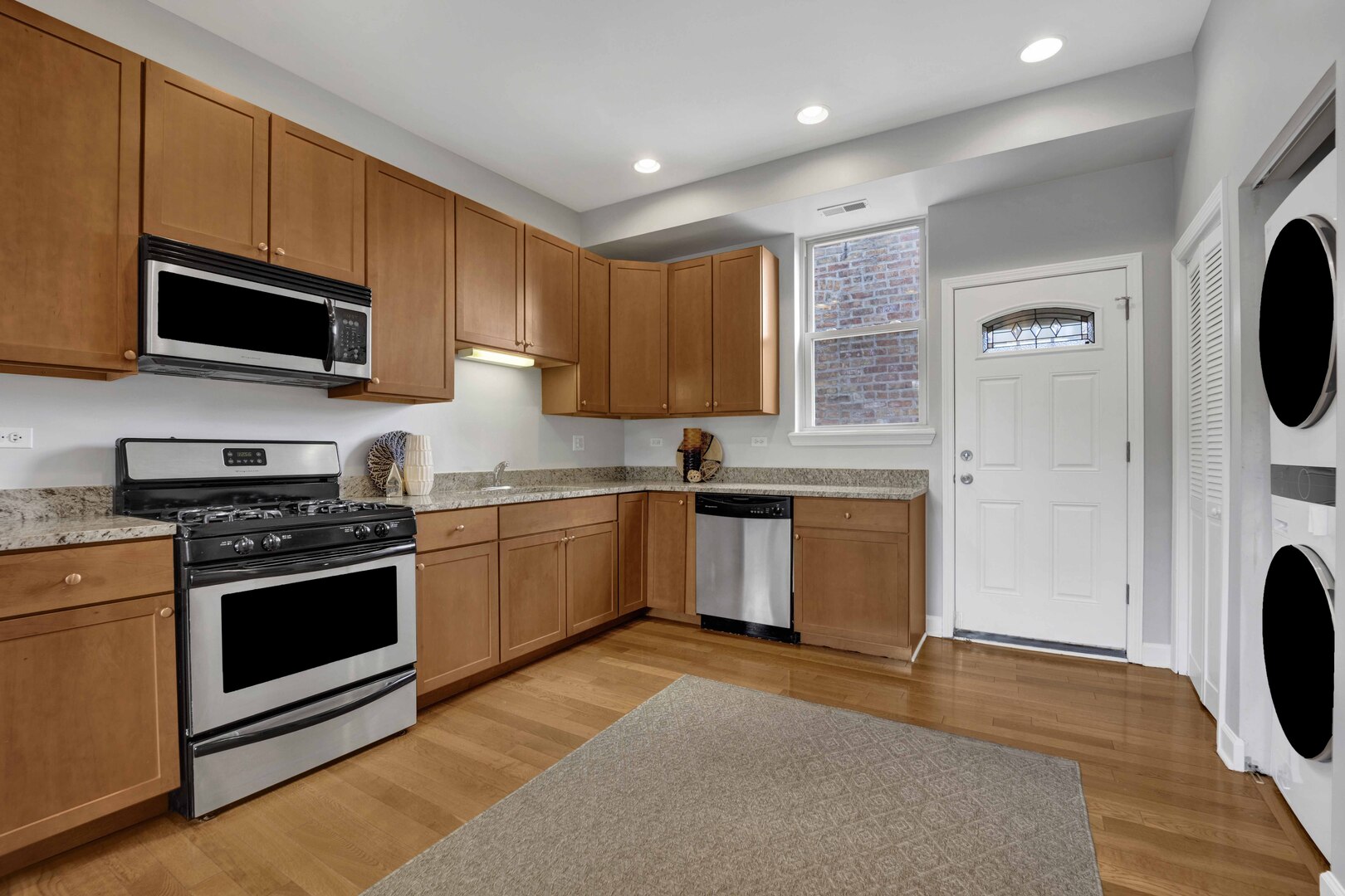 1457 W Thome Avenue 2 Property Photo 11