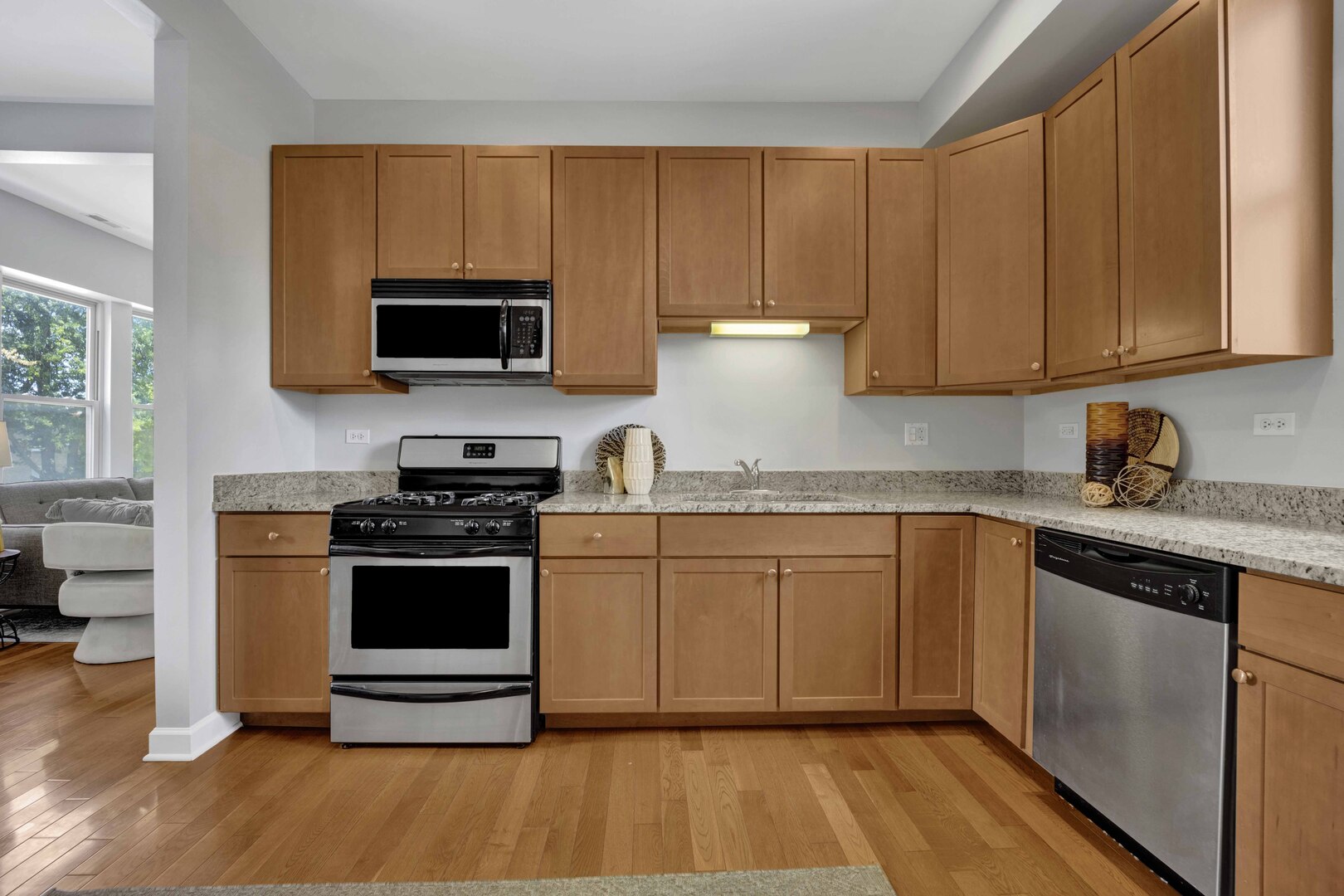 1457 W Thome Avenue 2 Property Photo 14