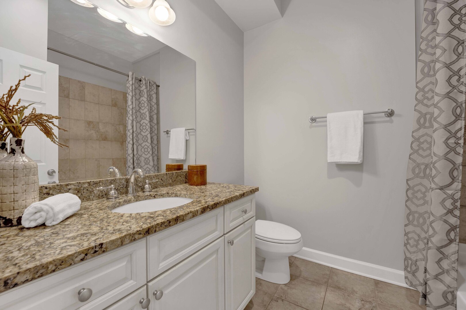 1457 W Thome Avenue 2 Property Photo 22