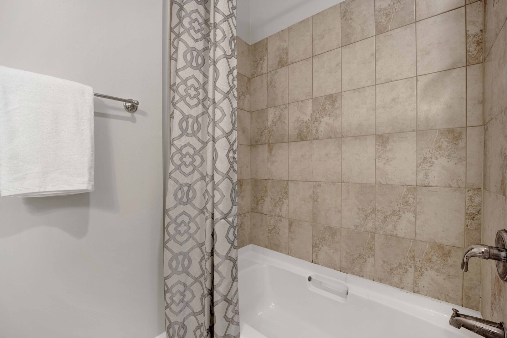 1457 W Thome Avenue 2 Property Photo 24