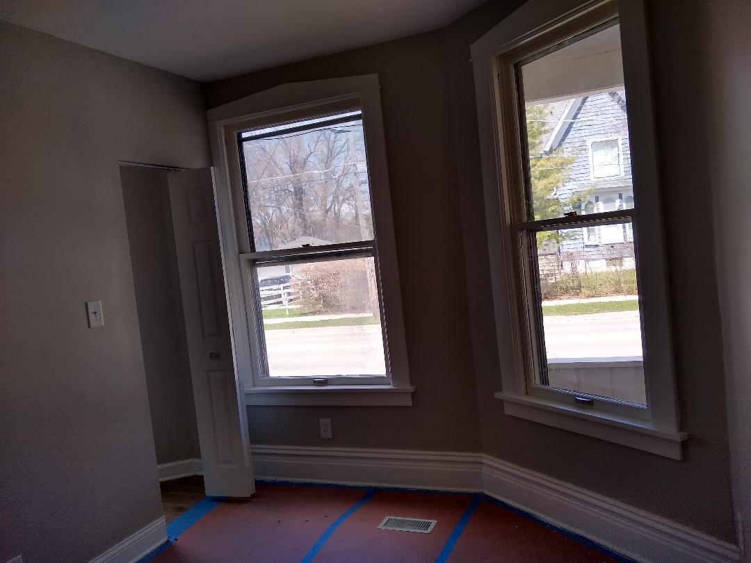 472 N Spring Street Property Photo 6