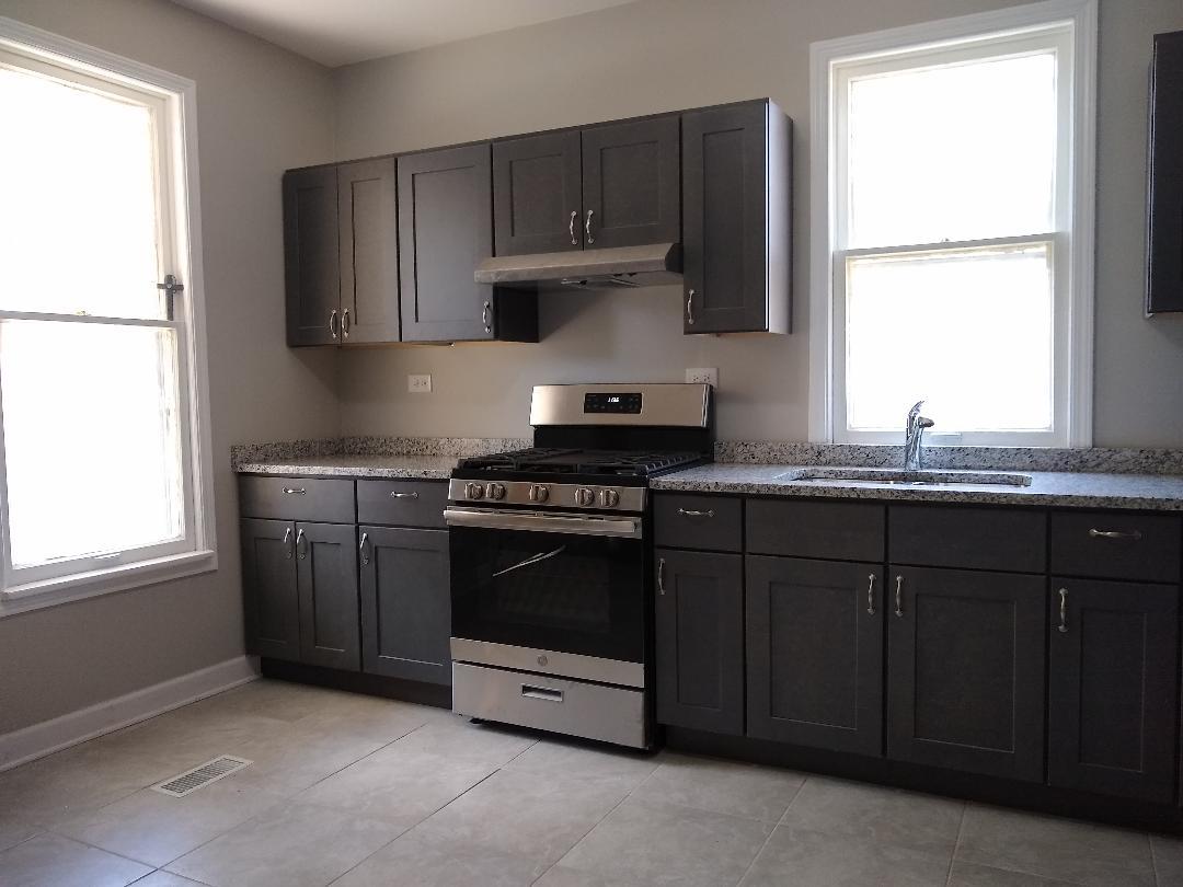 472 N Spring Street Property Photo 8