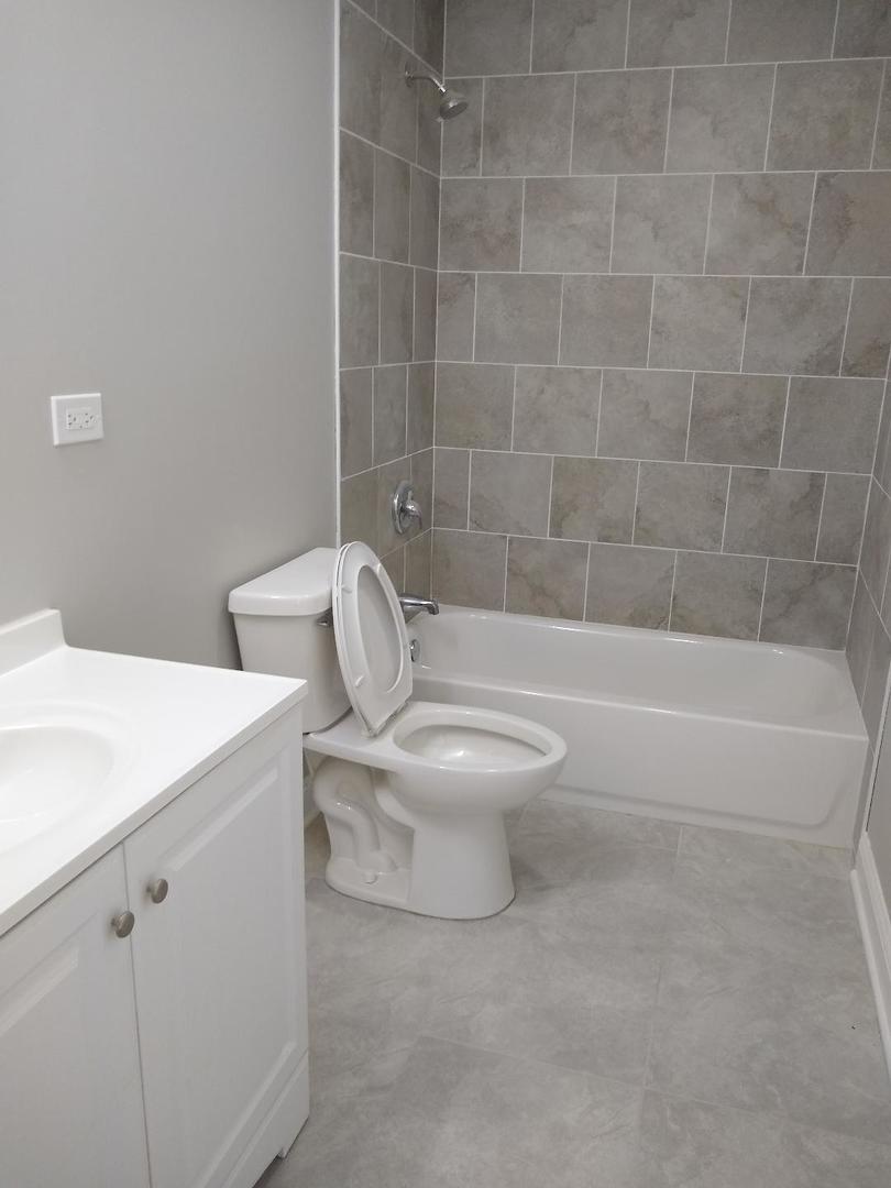 472 N Spring Street Property Photo 10