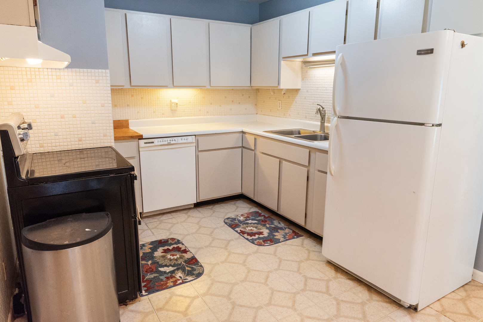873 Yorkshire Lane Property Photo 10