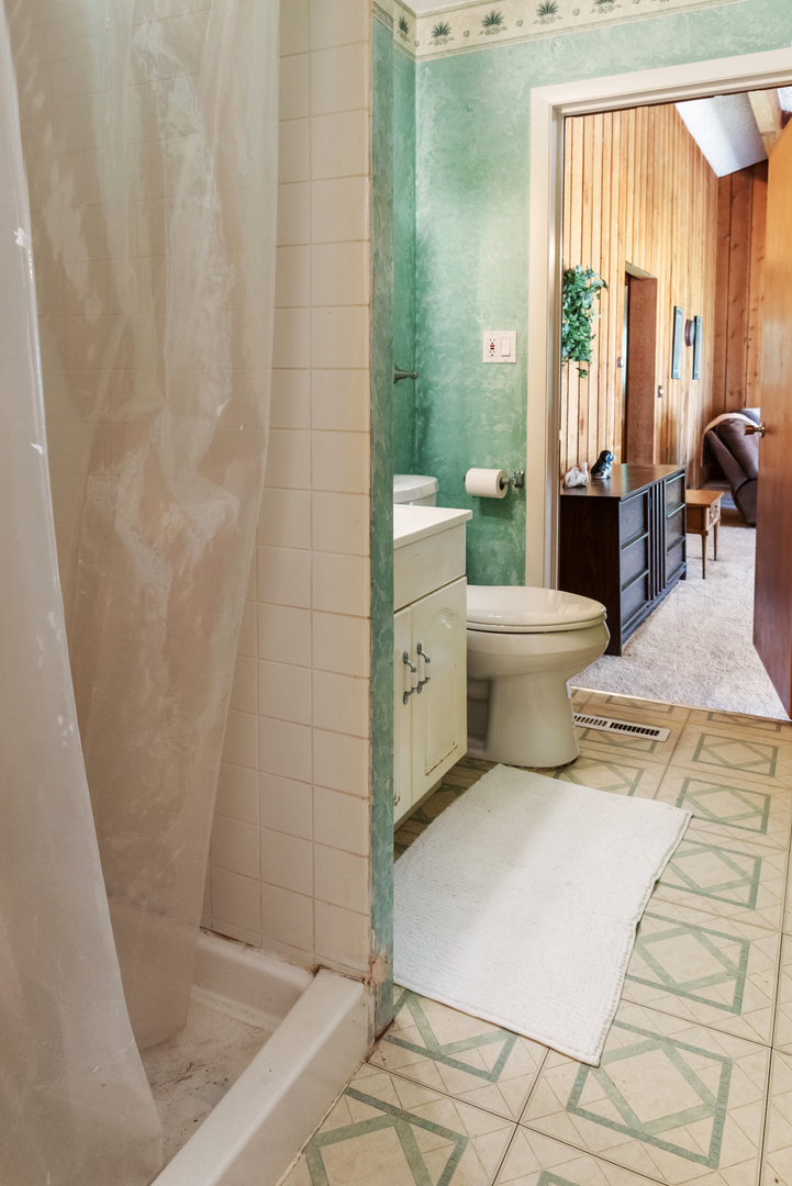 873 Yorkshire Lane Property Photo 15