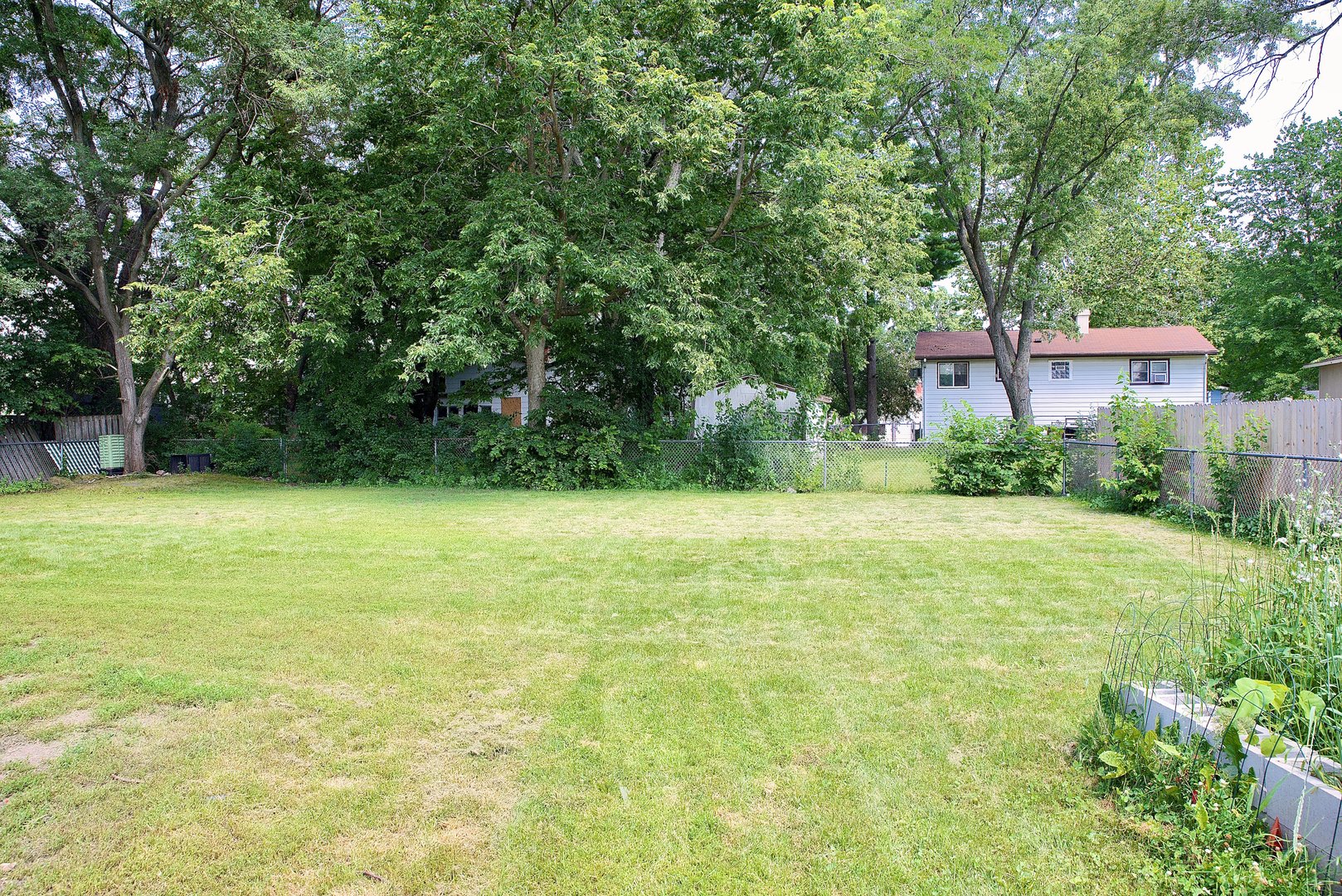 873 Yorkshire Lane Property Photo 27