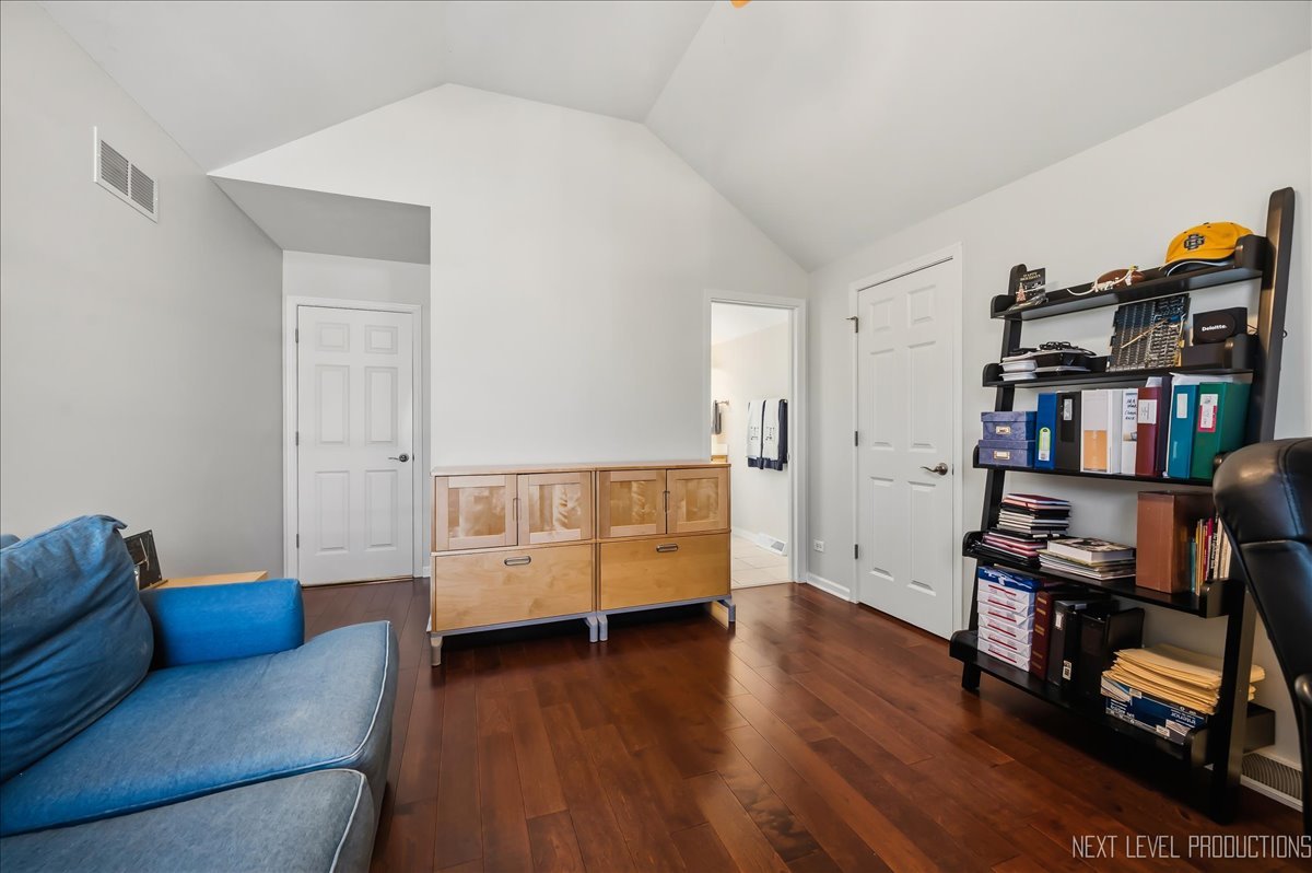 12704283 Property Photo 31