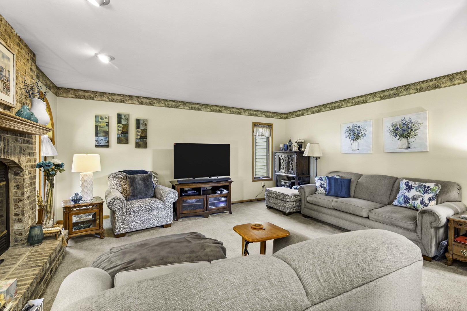200 E Webb Street Property Photo 4