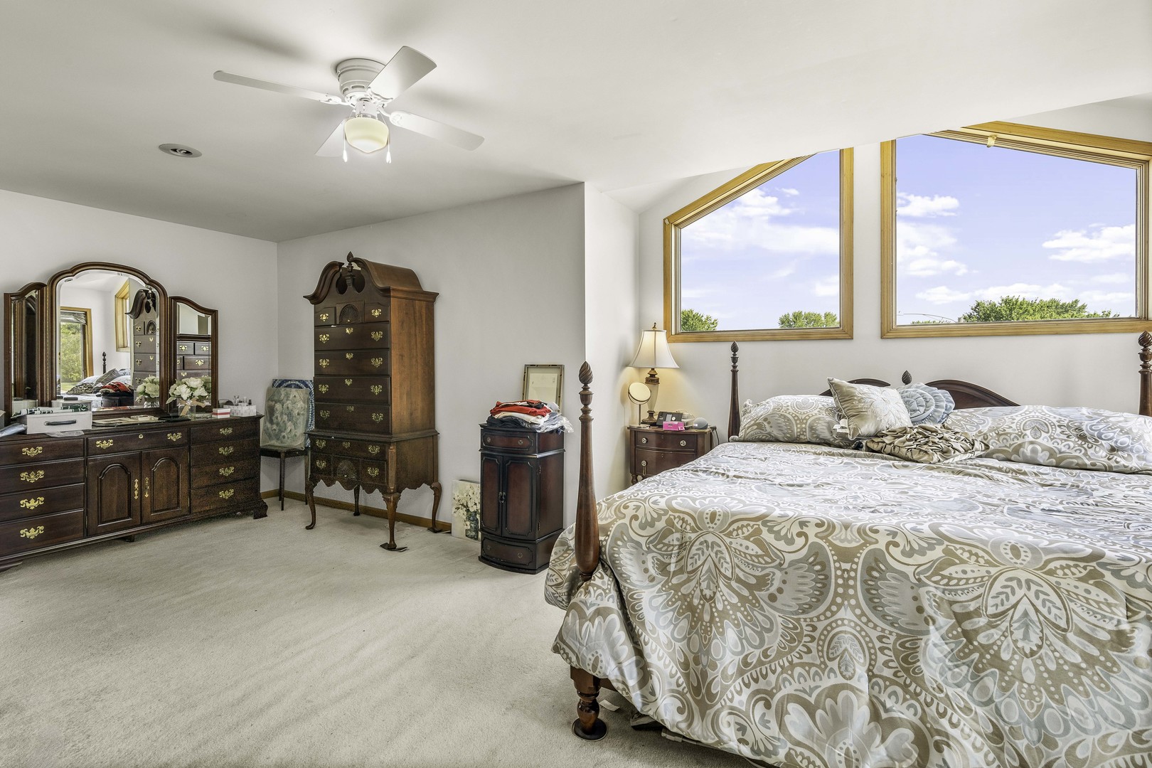 200 E Webb Street Property Photo 18