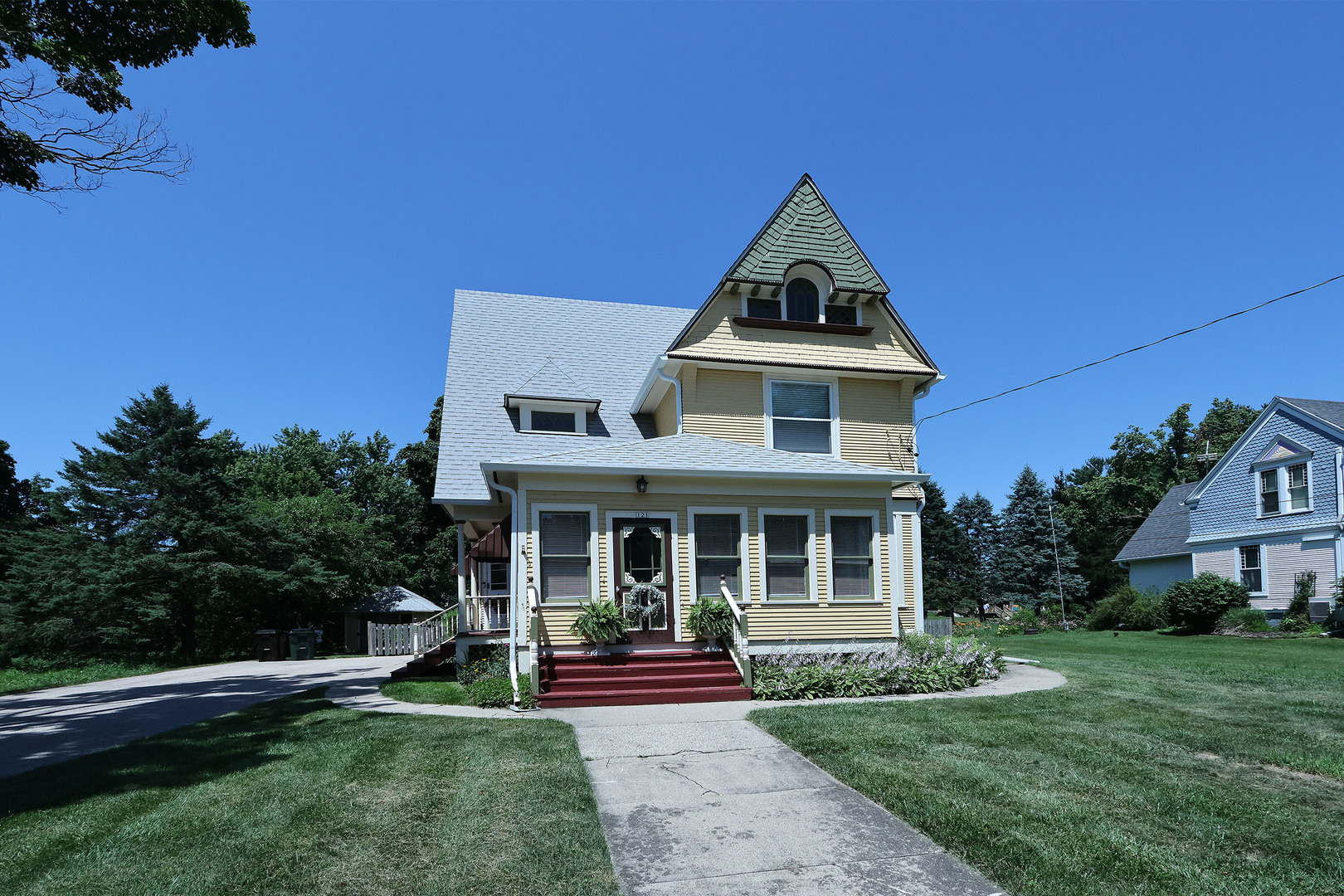 121 Grace Street
