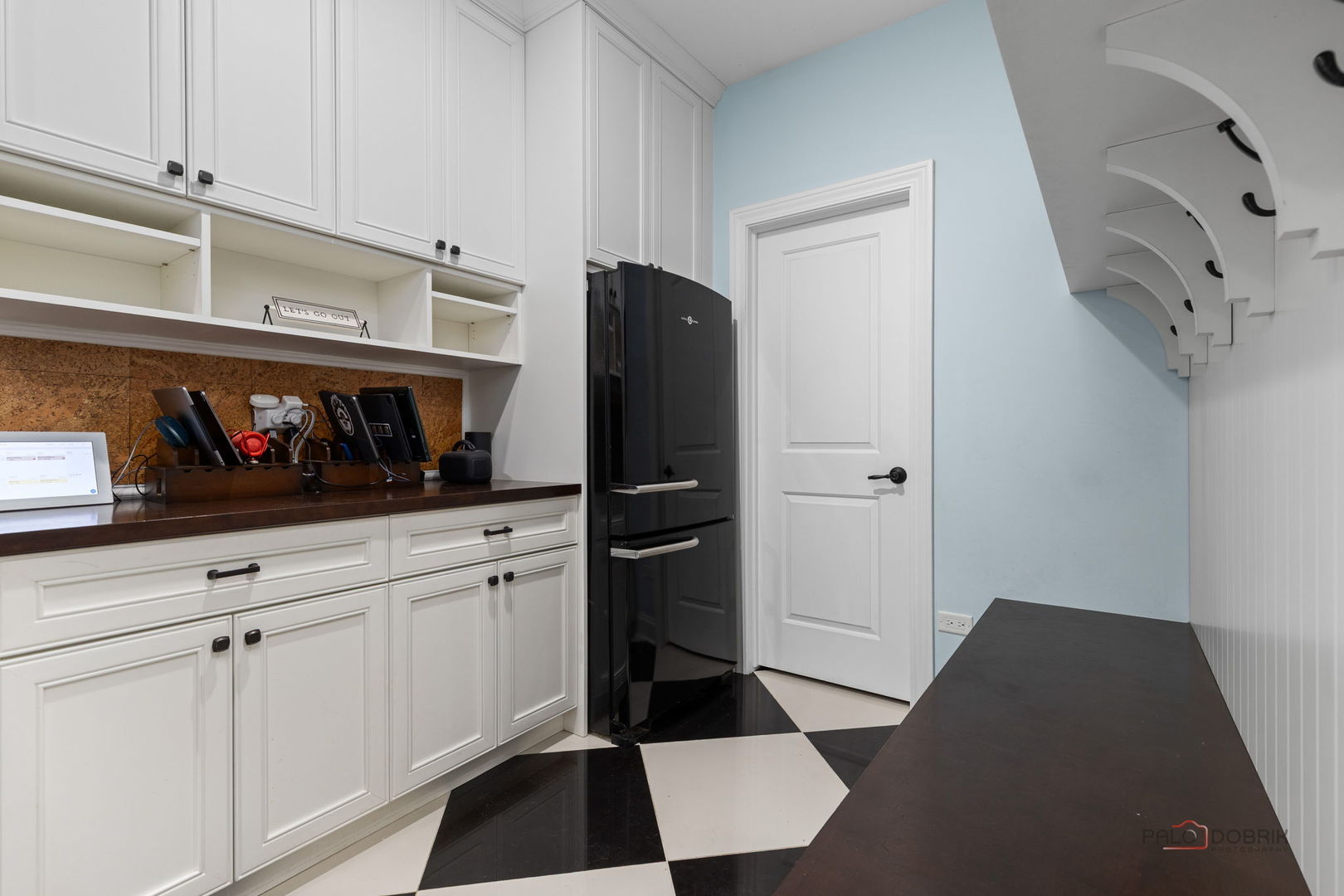 1025 S Vail Avenue Property Photo 20