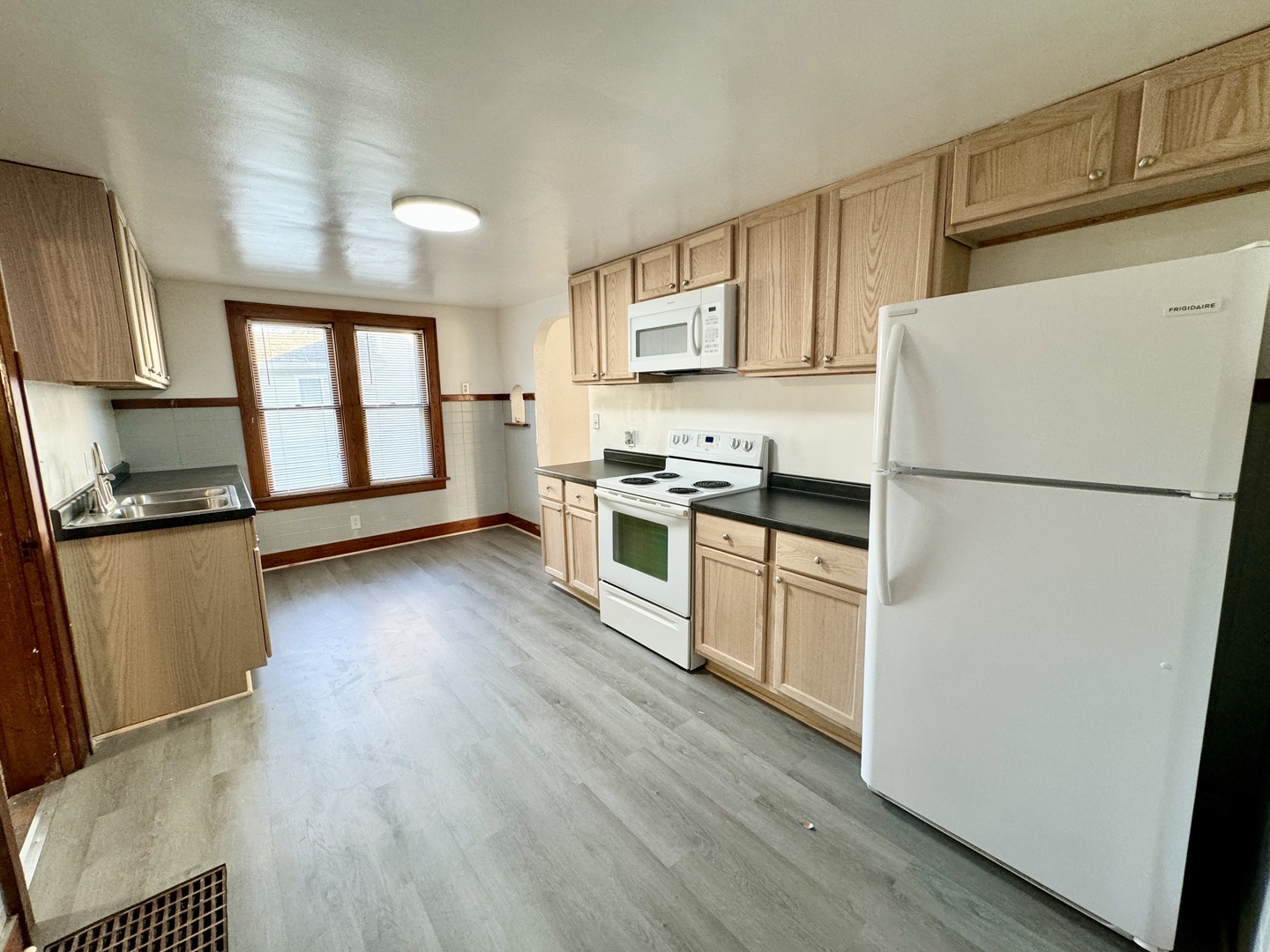 549 E Orange Street Property Photo 6