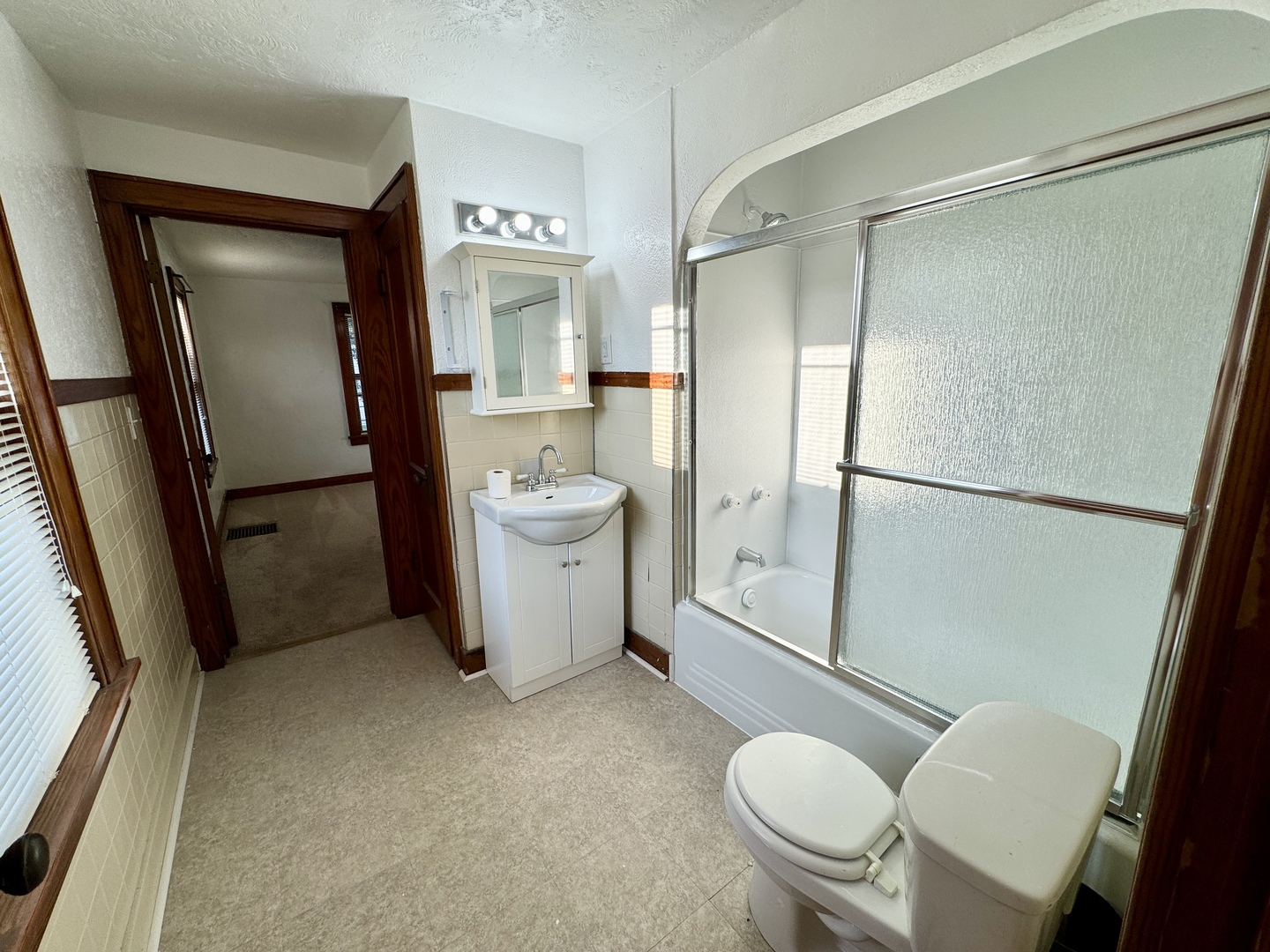 549 E Orange Street Property Photo 7