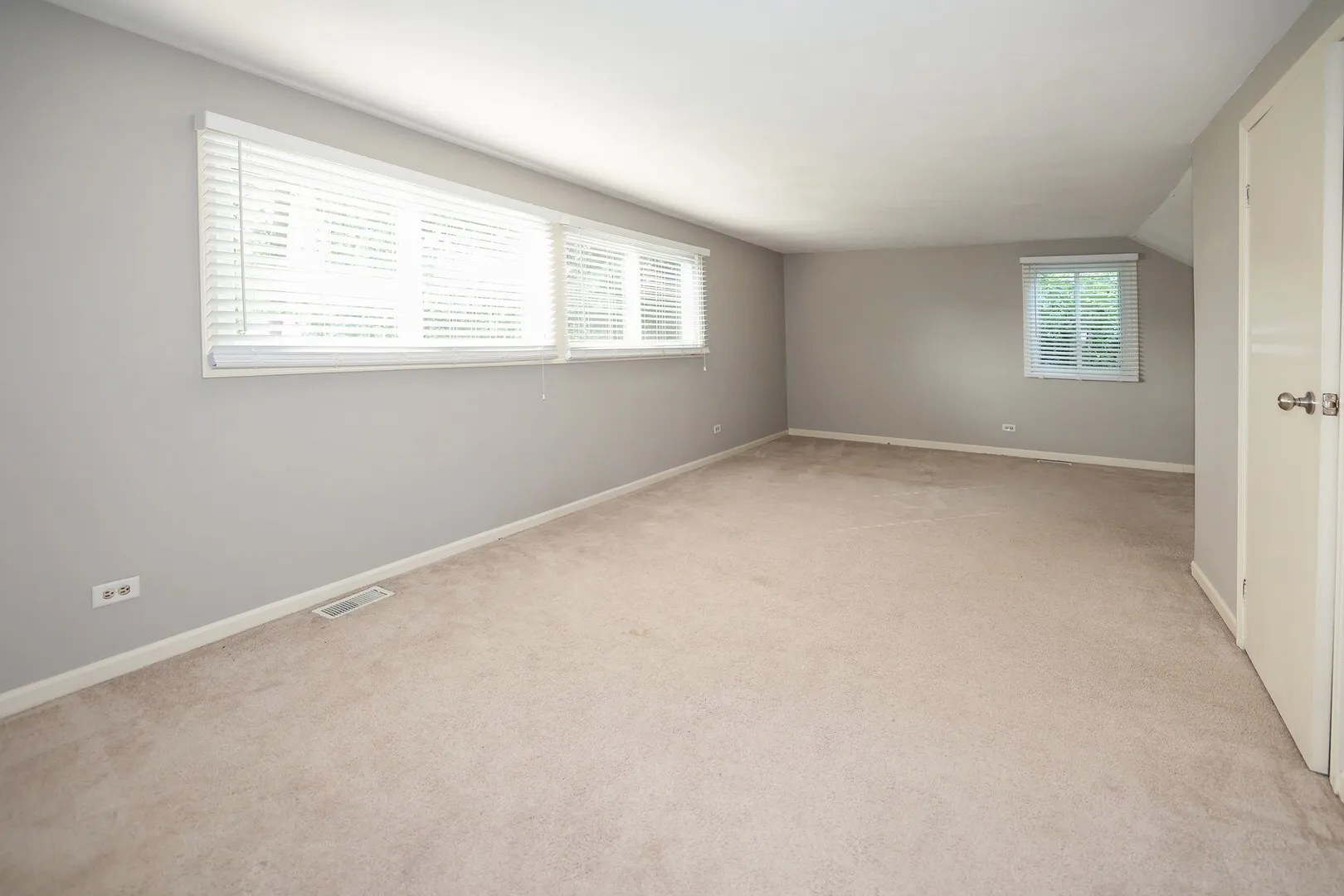 1329 Stonegate Road Property Photo 8