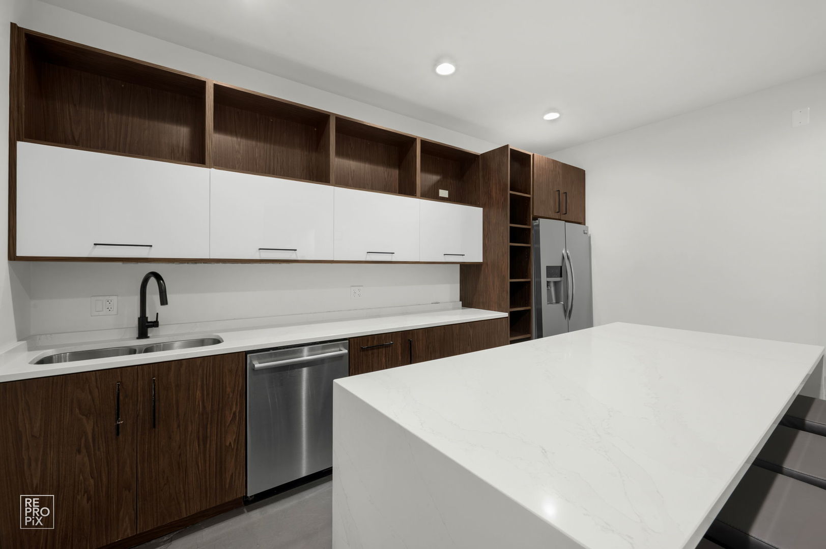 1322 W Walton Street Property Photo 12