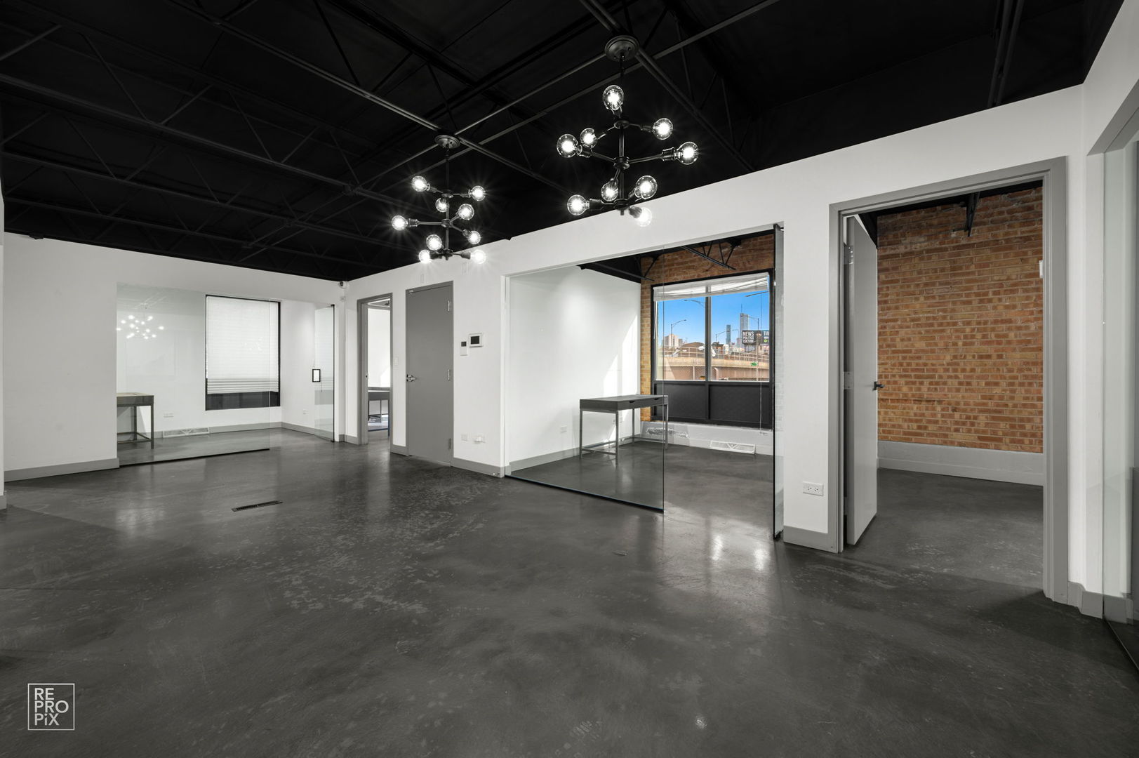 1322 W Walton Street Property Photo 17
