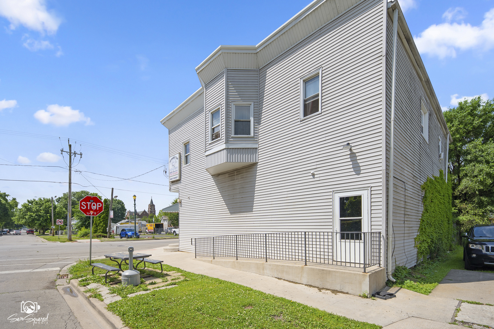 435 E Jackson Street Property Photo 2