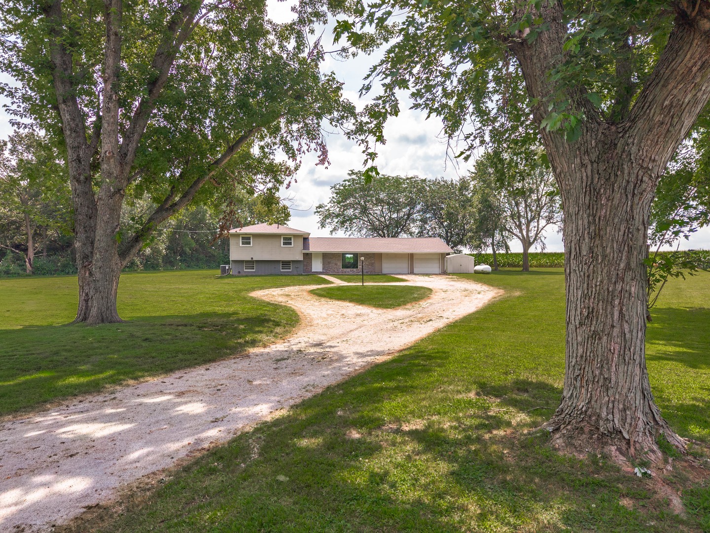 15795 E 2550 North Road Property Photo 2