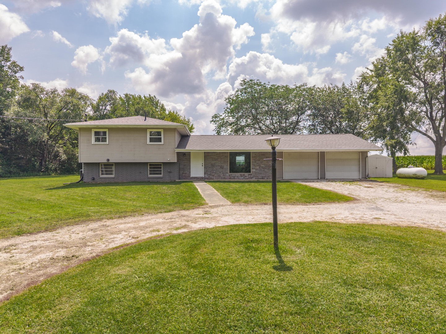 15795 E 2550 North Road Property Photo 5