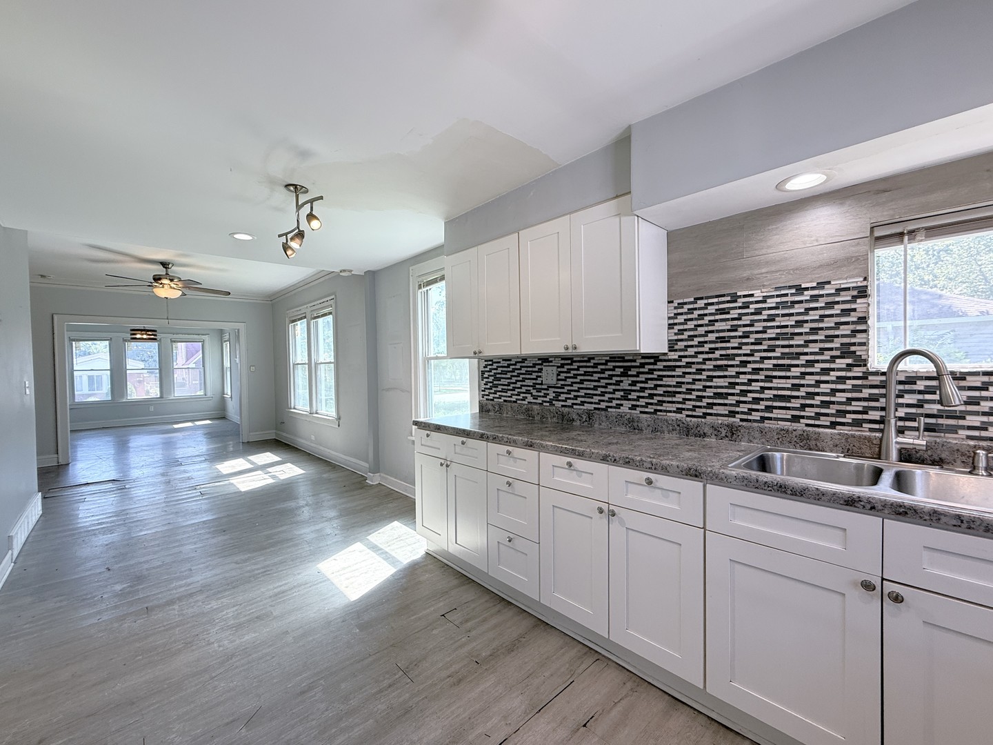 1426 W 112th Place Property Photo 11