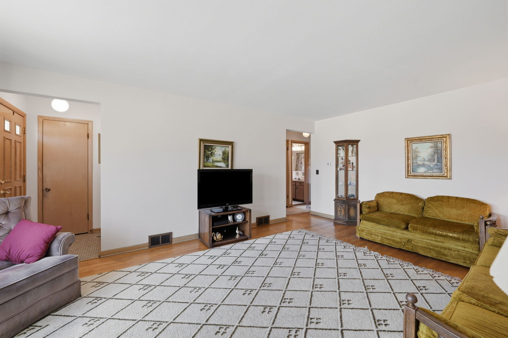 4916 N Ridgewood Avenue Property Photo 3