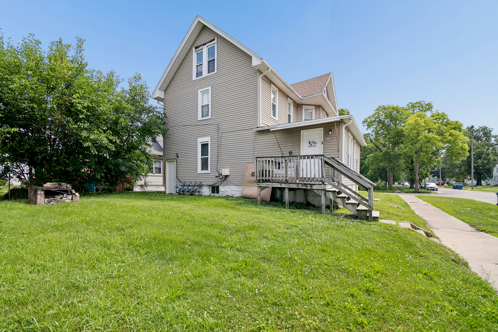 605 N Dearborn Avenue Property Photo 2