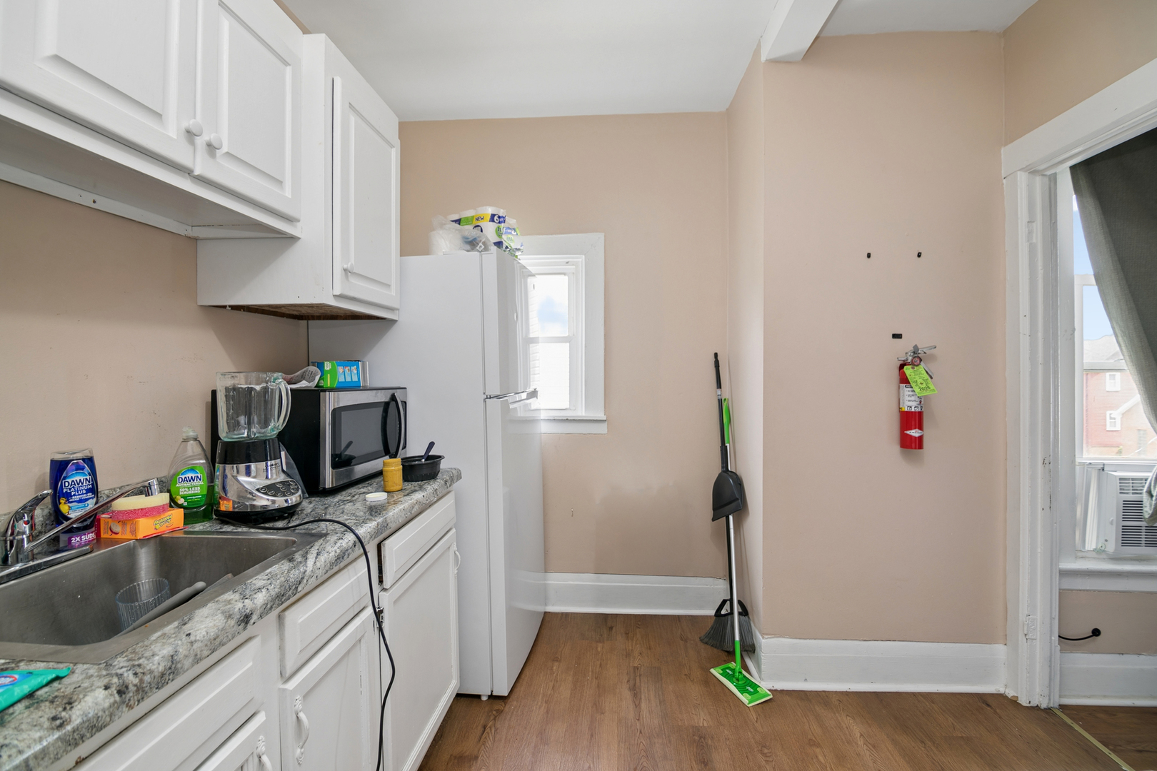 605 N Dearborn Avenue Property Photo 14