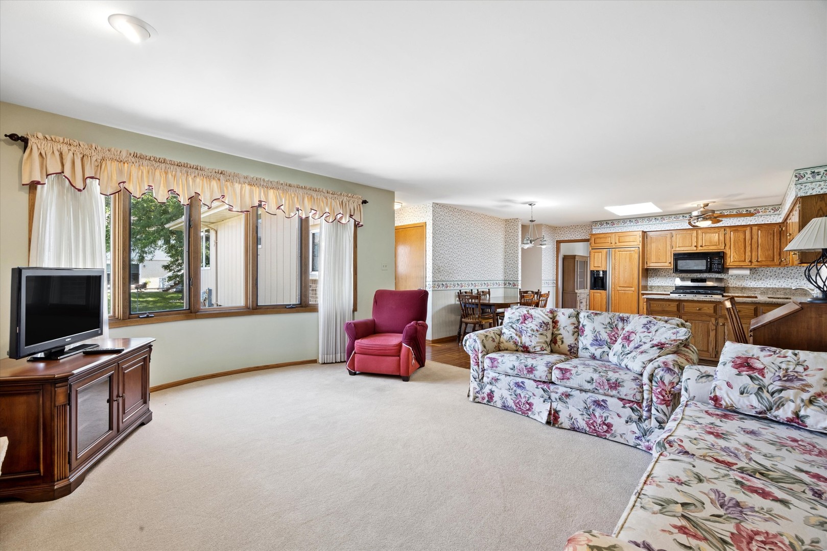 10709 S Washington Street Property Photo 6