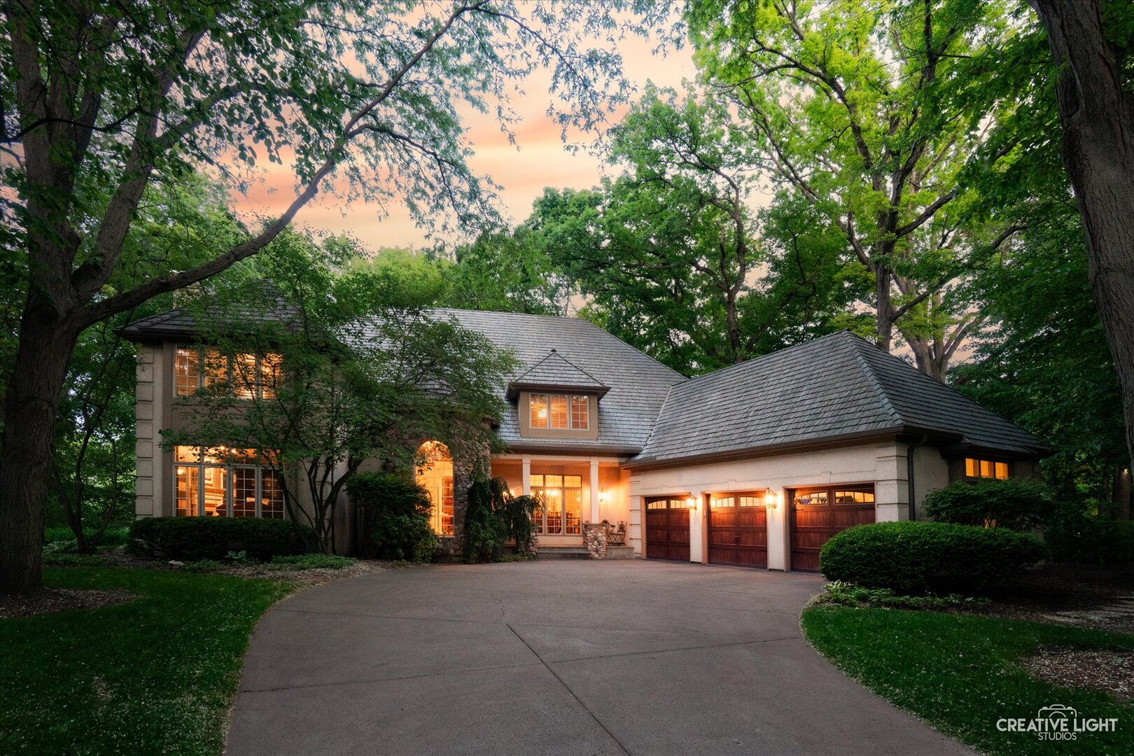 1585 Woodcrest Court Property Photo 3