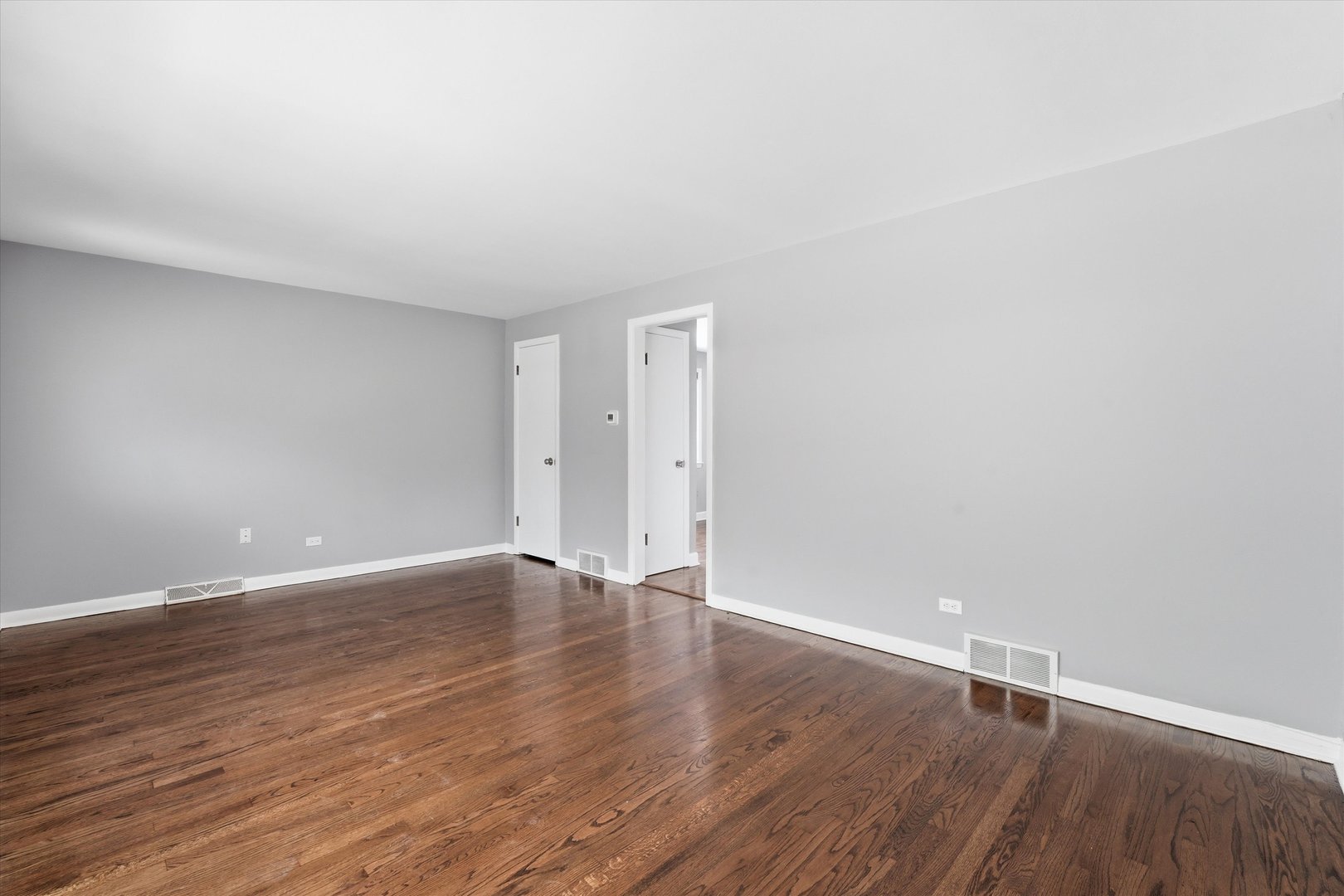 5515 S Oakley Avenue Property Photo 10
