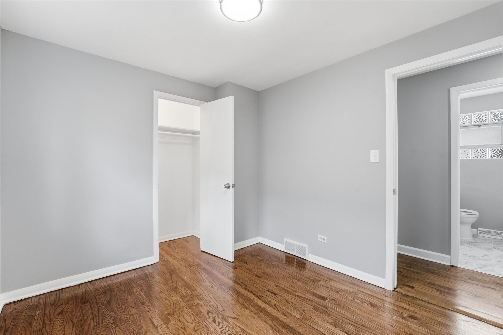 5515 S Oakley Avenue Property Photo 11