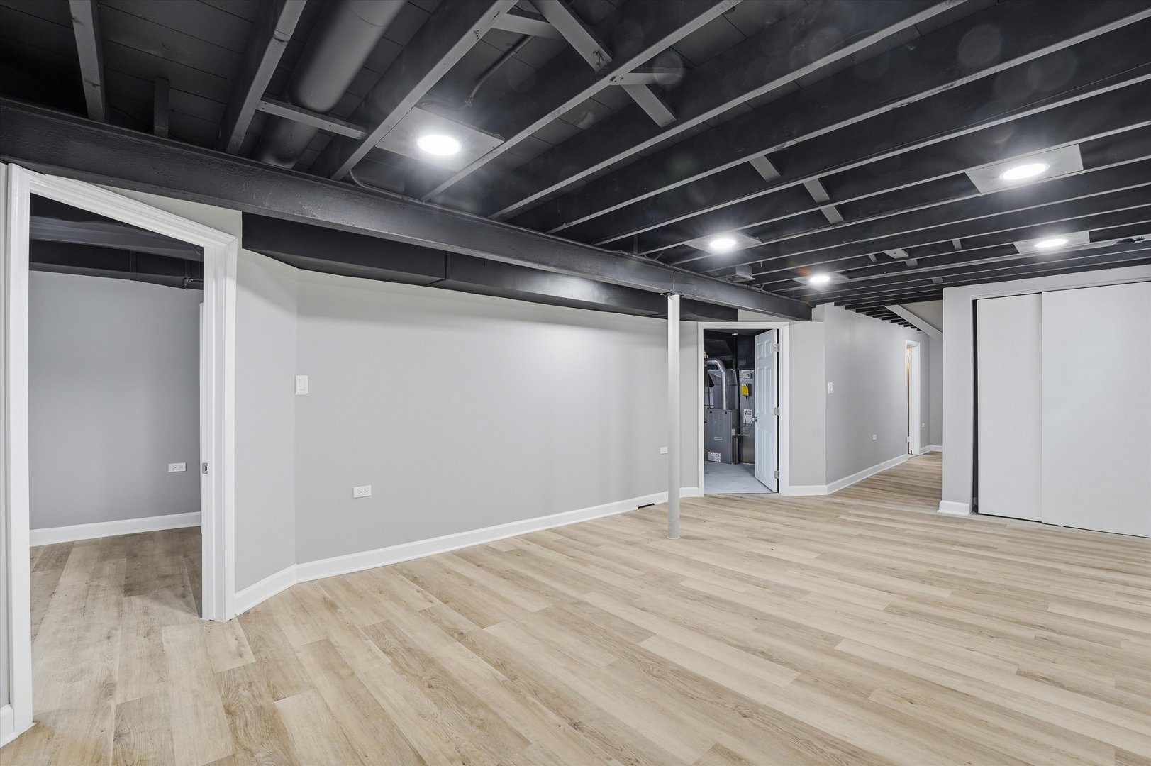 5515 S Oakley Avenue Property Photo 14