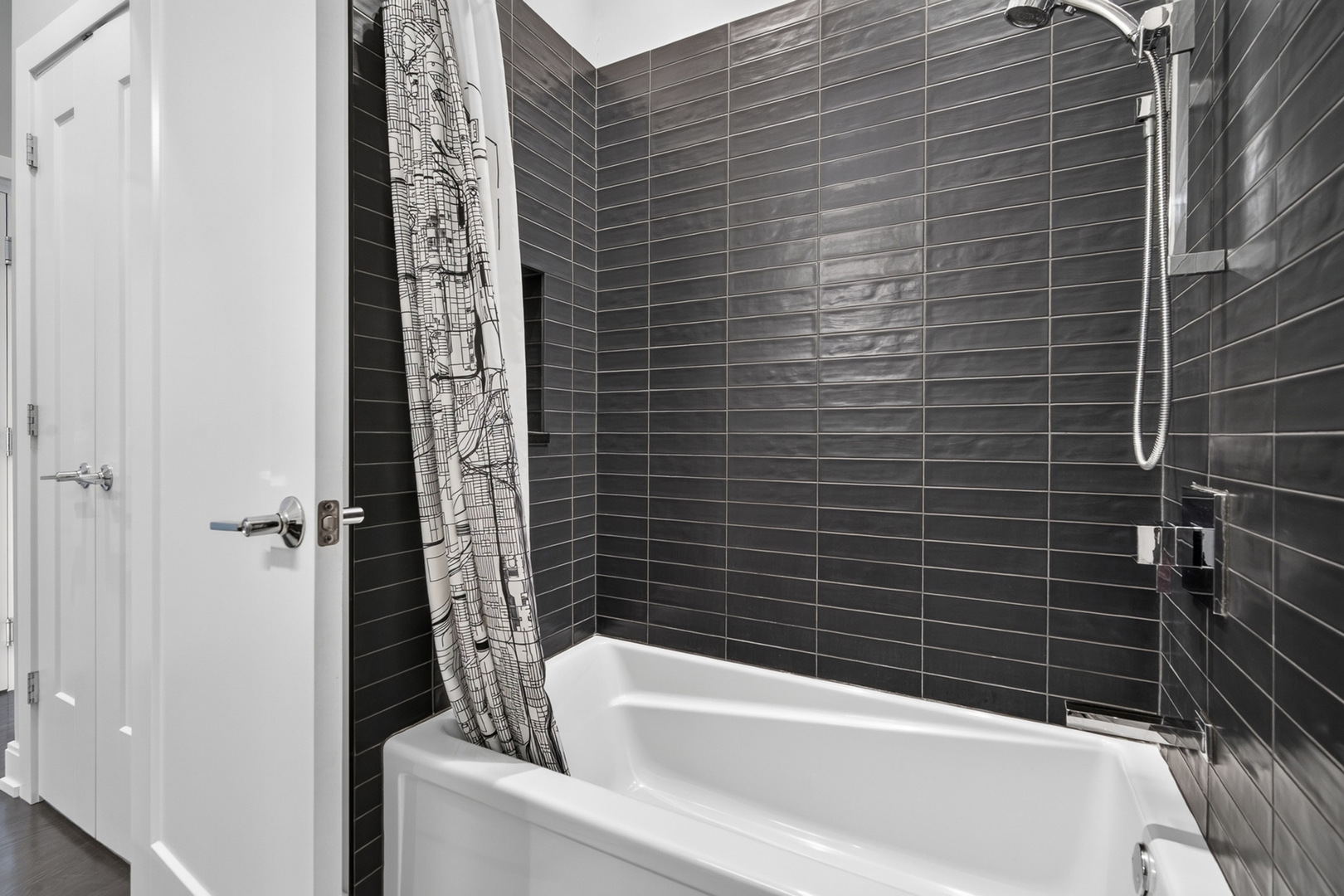1342 W Belmont Avenue 4e Property Photo 20