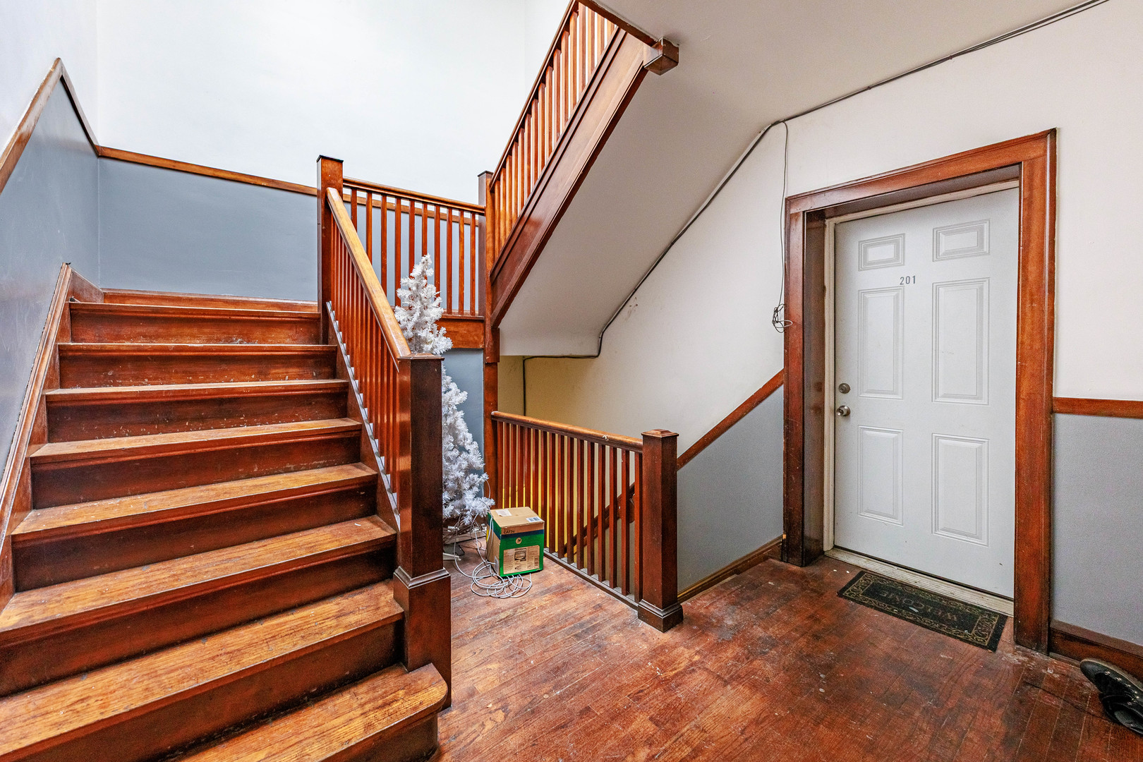 1513 W 87th Street Property Photo 5