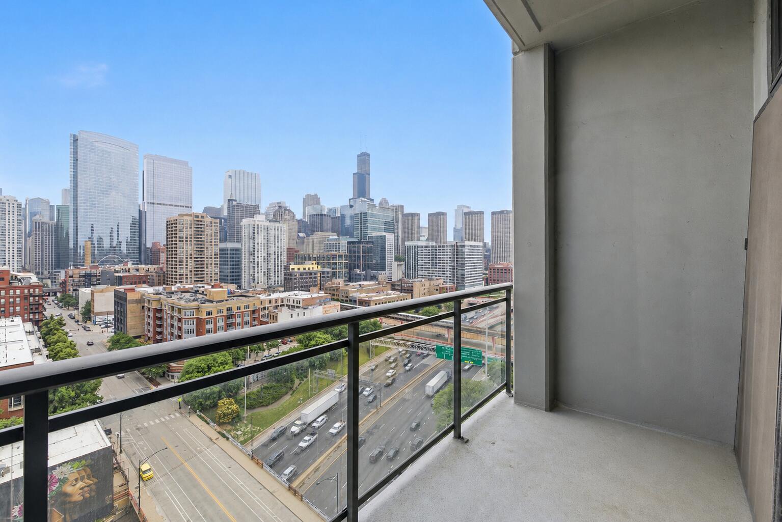 740 W Fulton Street 1303 Property Photo 8