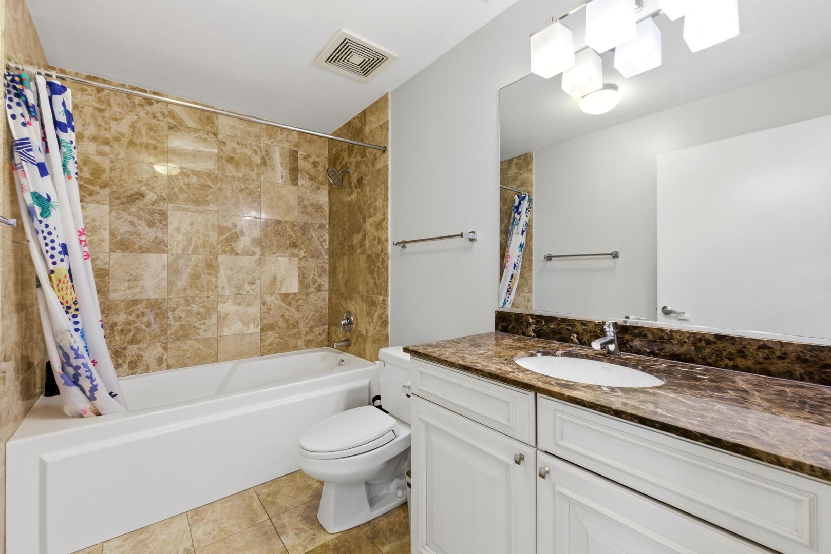 740 W Fulton Street 1303 Property Photo 9