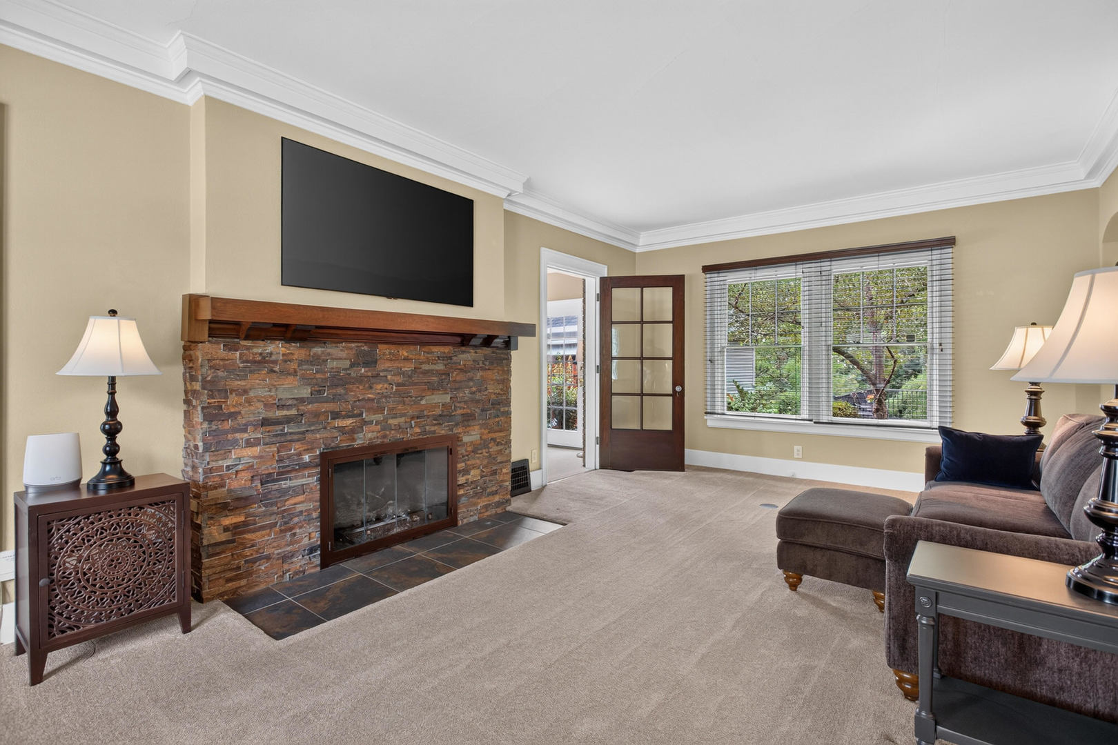 46 Kenwood Avenue Property Photo 6
