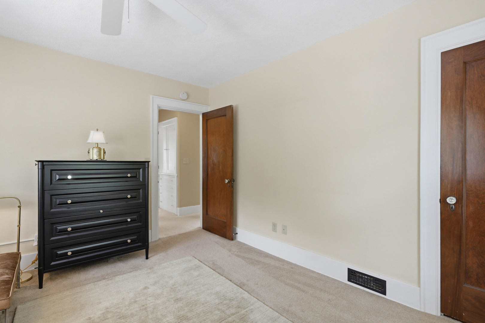 46 Kenwood Avenue Property Photo 29