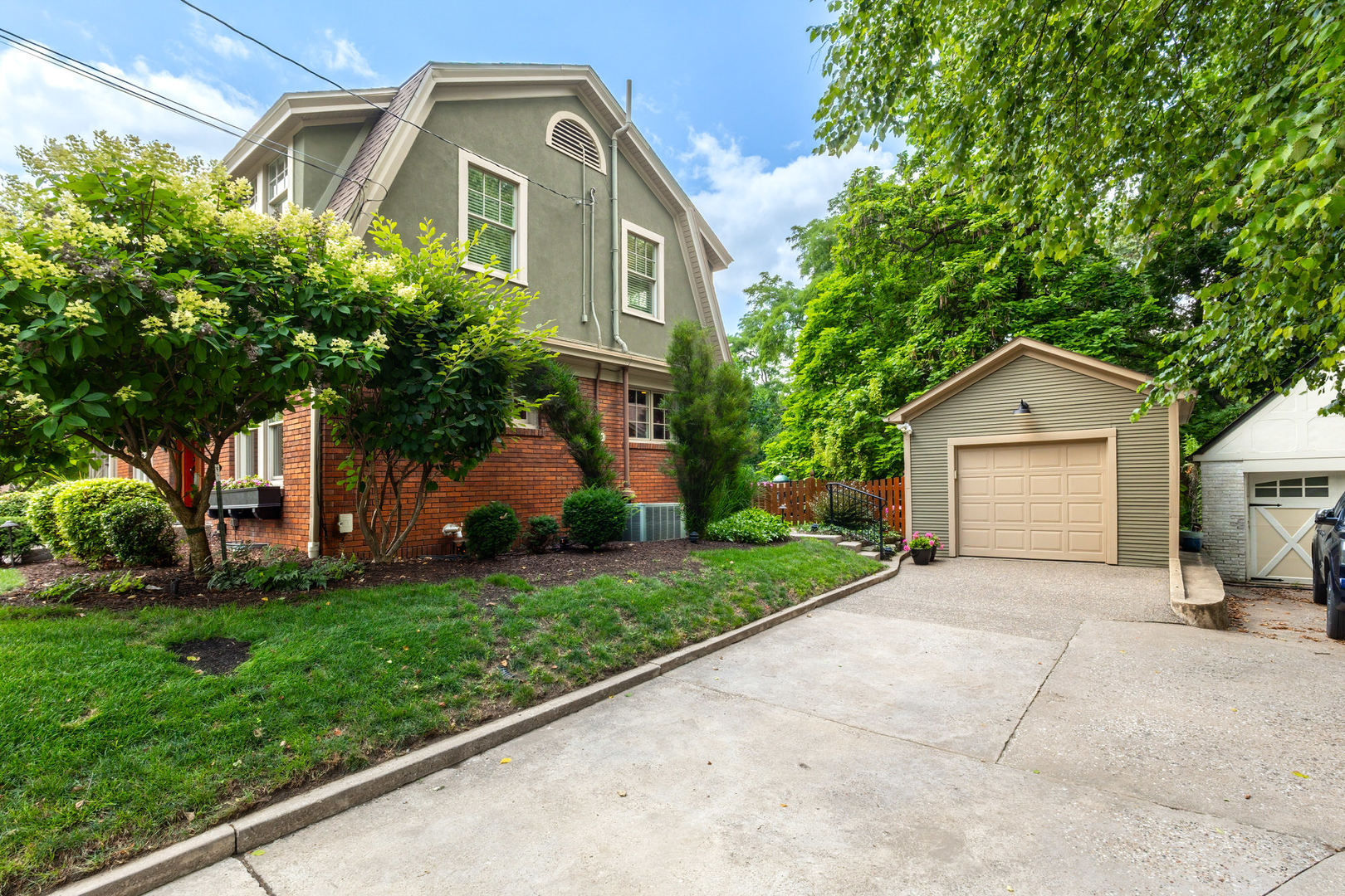46 Kenwood Avenue Property Photo 37