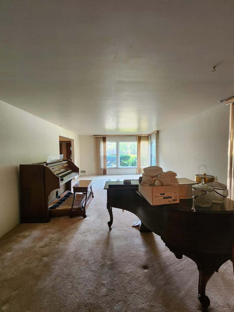 6723 S Euclid Avenue Property Photo 10