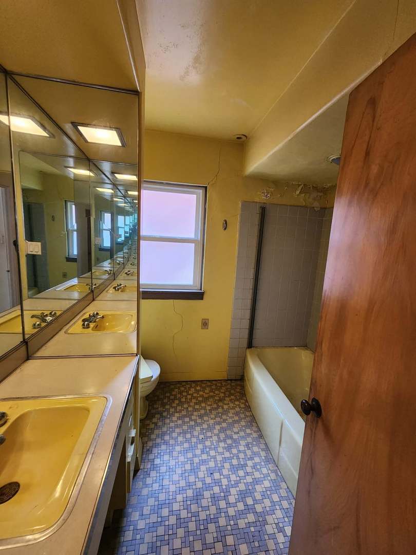 6723 S Euclid Avenue Property Photo 19