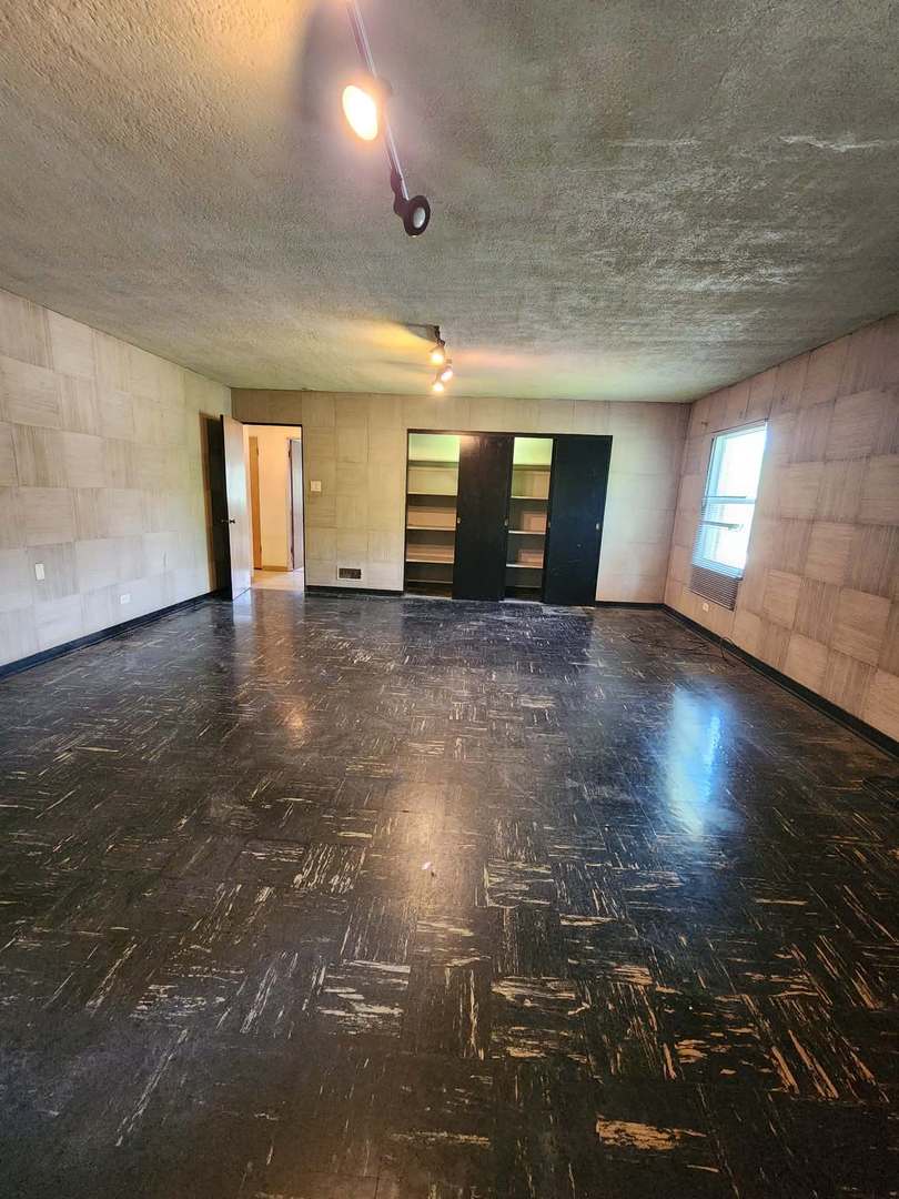 6723 S Euclid Avenue Property Photo 27